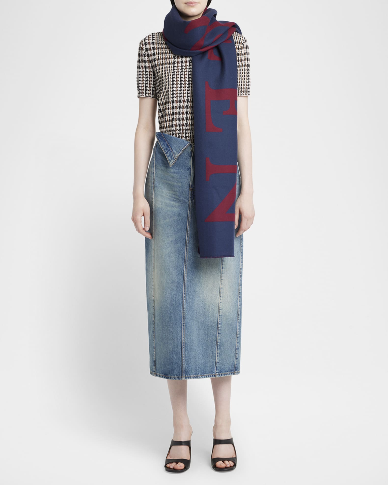 Logo-Print Striped Scarf 1