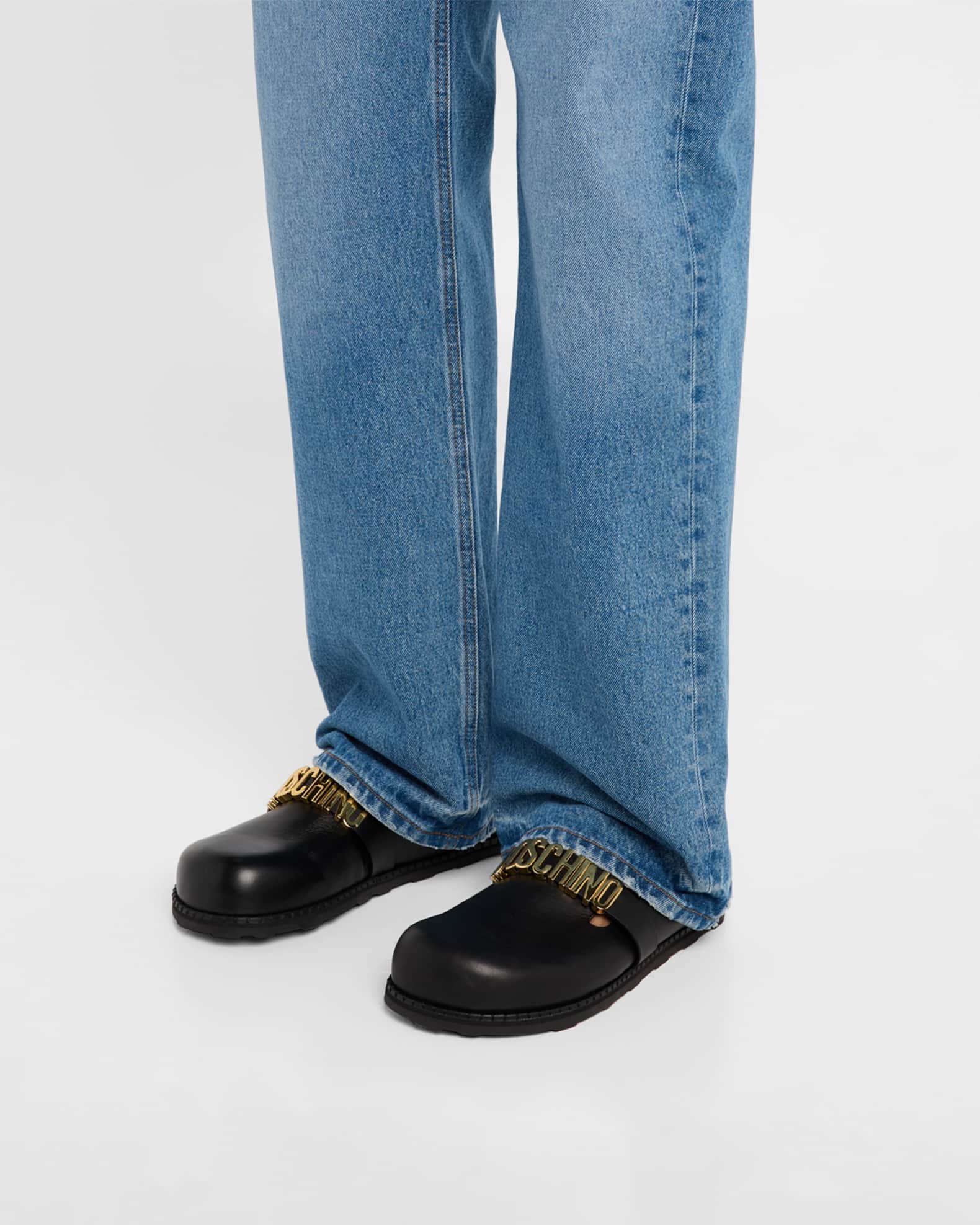 【Moschino】30mmレザーミュール Moschino Men's Calfskin Leather Logo Mules | Neiman Marcus