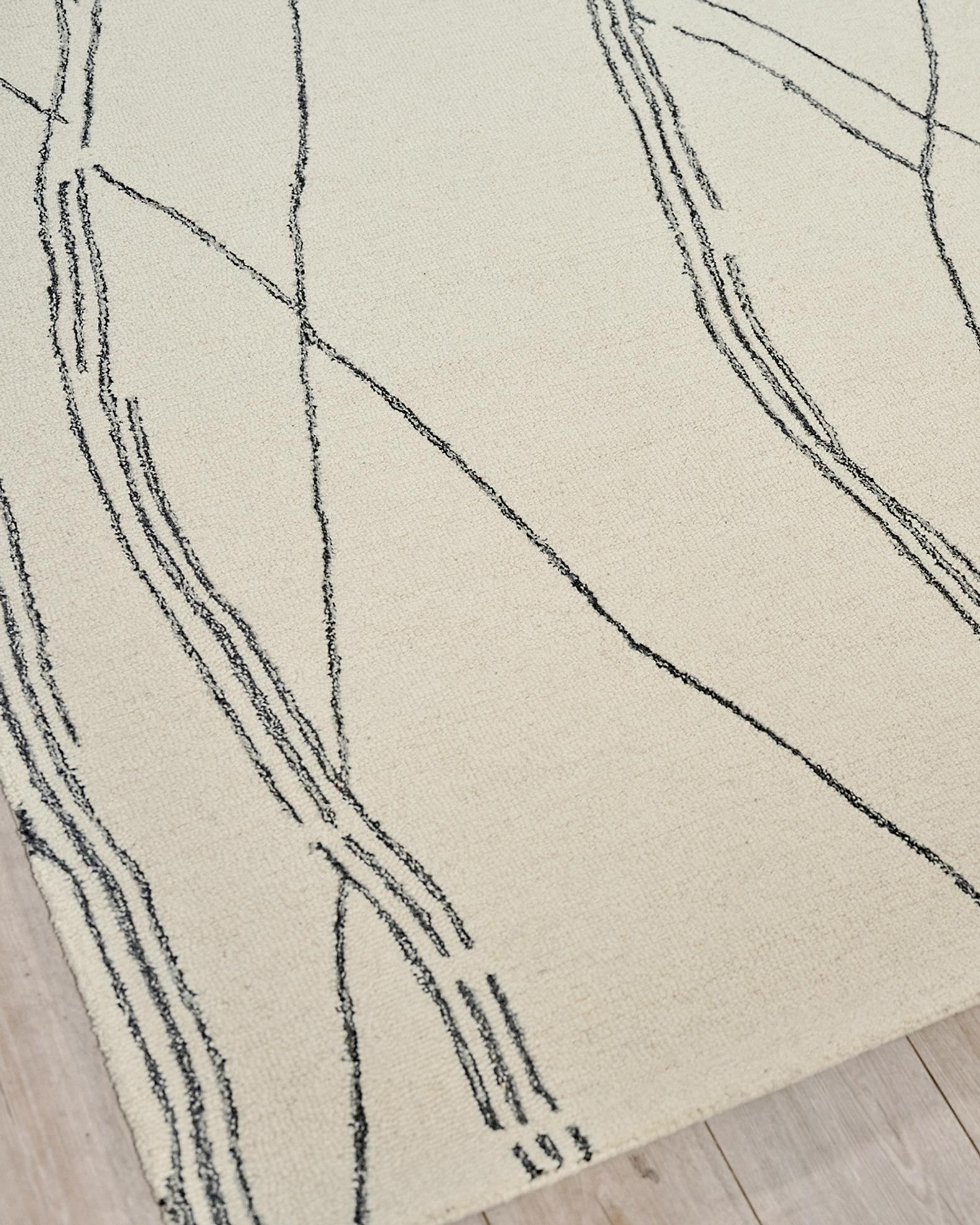 Exquisite Rugs Tangiers Hand-Tufted Ivory/Black Rug, 5' x 8' | Neiman ...