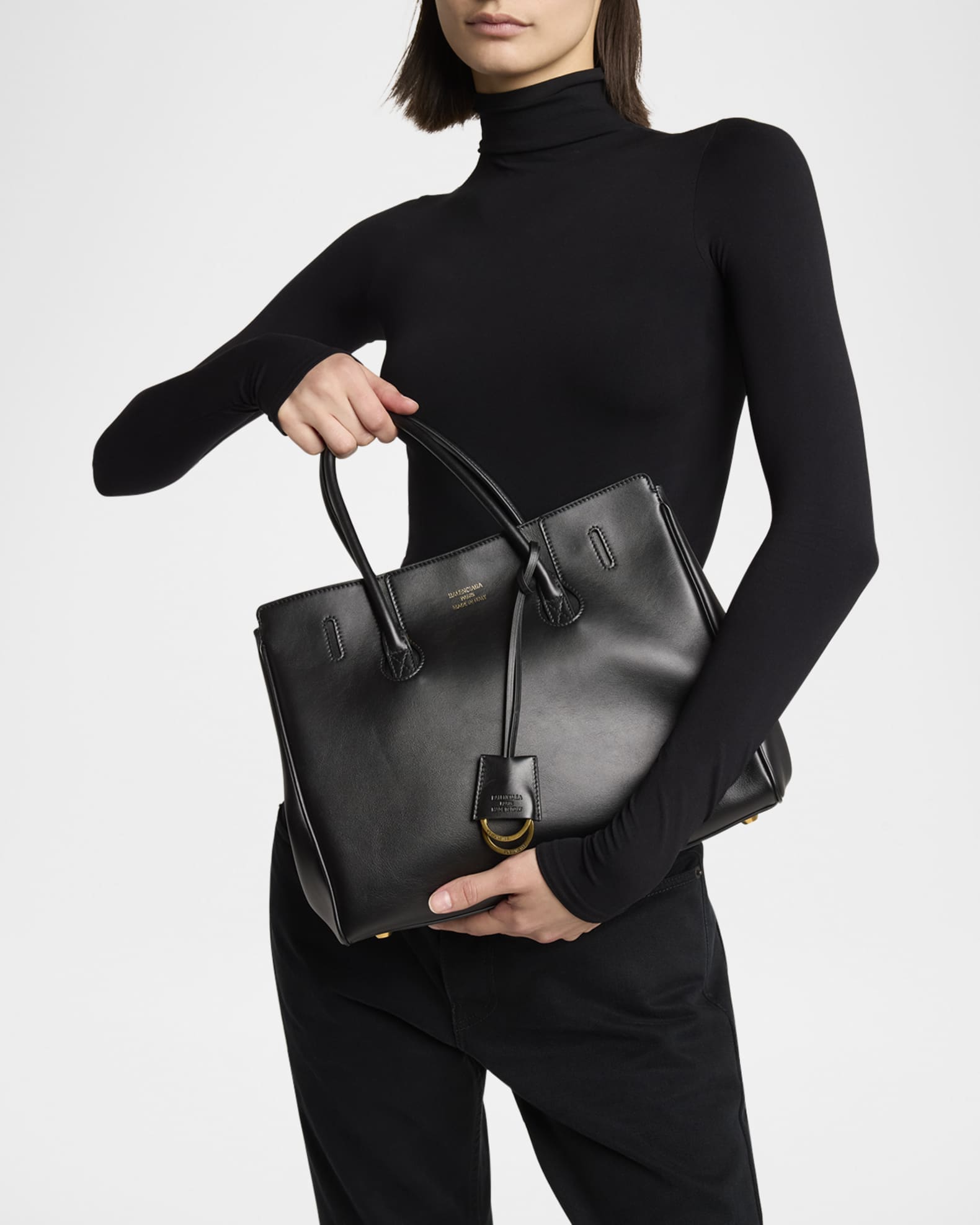 トートバッグ BALENCIAGA FW25 HAMPTON BAG (813357 2ABAV 1000) Balenciaga Hampton Small Smooth Leather Tote Bag | Neiman Marcus