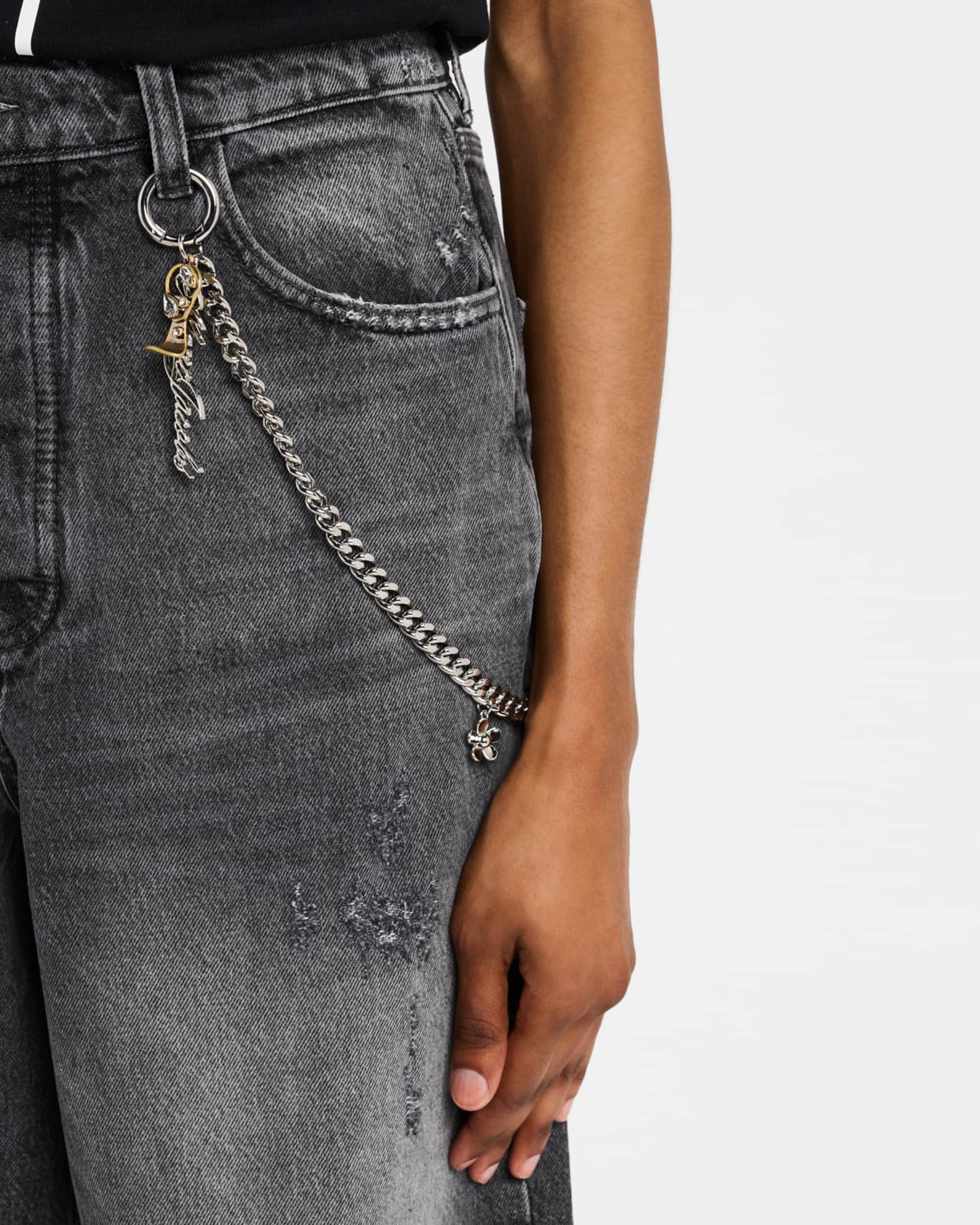 デニム・ジーパン MARC JACOBS OVERSIZE DENIM JEANS WITH CHAIN Marc Jacobs Charm Chain Oversized Wide-Leg Jeans | Neiman Marcus
