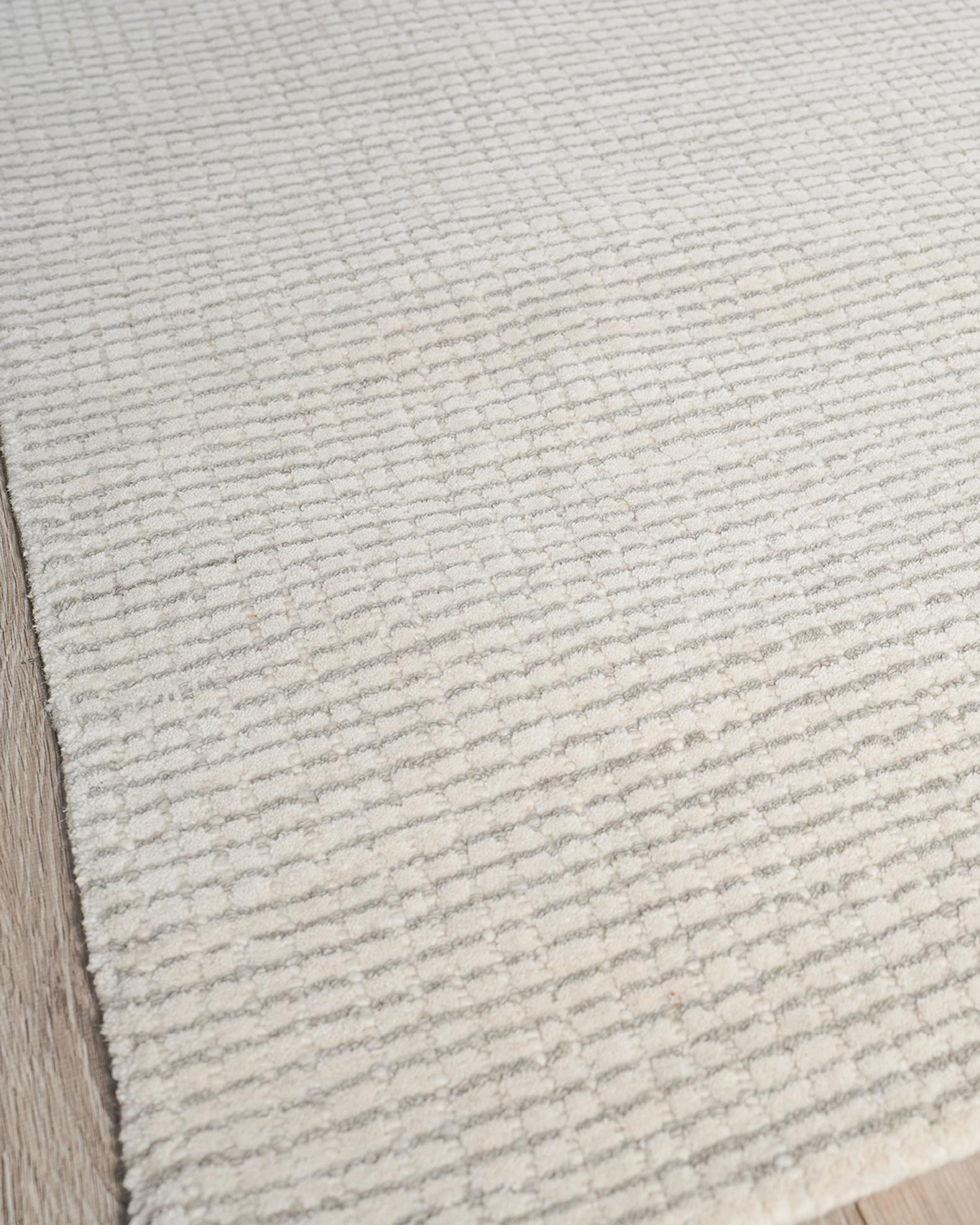 Exquisite Rugs Key West Hand-Tufted Light Silver Rug, 8' x 10' | Neiman ...