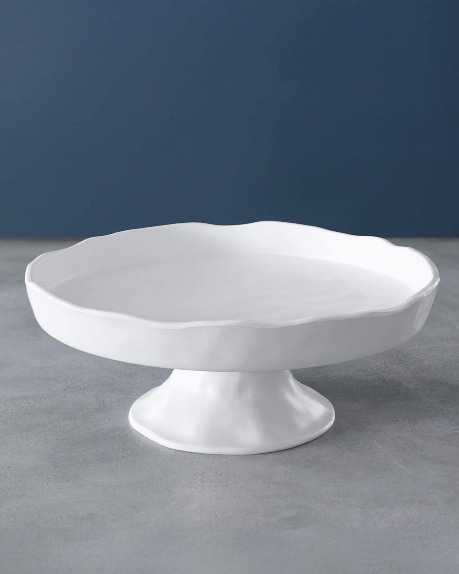 Nube Round Pedestal Cake Plate 1