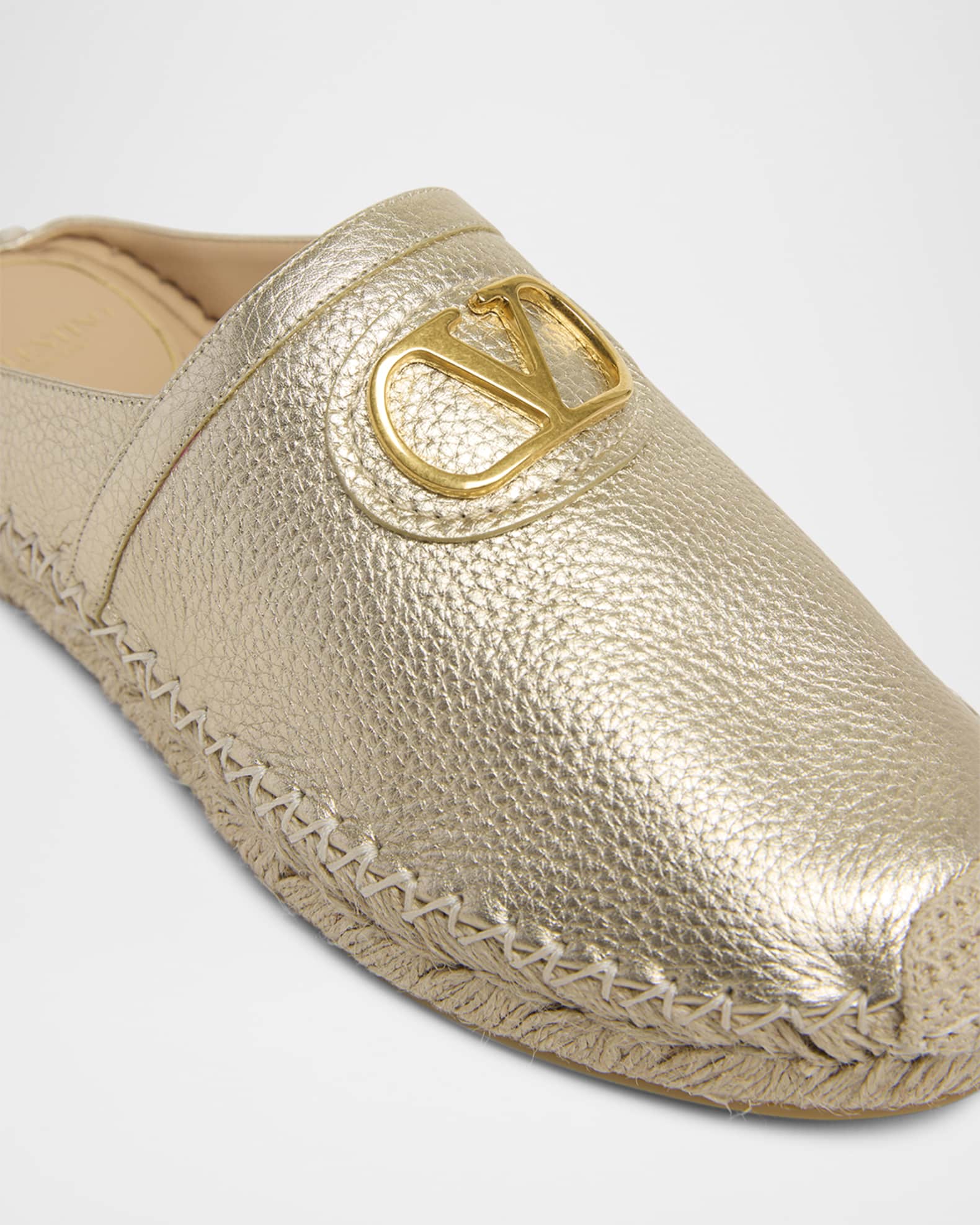サンダル VALENTINO GARAVANI Ivory Leather Vlogo Espadrilles Valentino Garavani Leather VLogo Medallion Platform