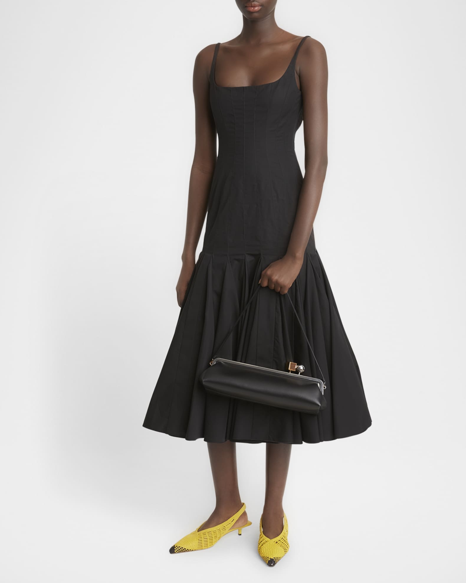クラッチバッグ JACQUEMUS La Pochette Salon - Jacquemus - Leather - Black Jacquemus La Pochette Salon Leather Shoulder Bag | Neiman Marcus