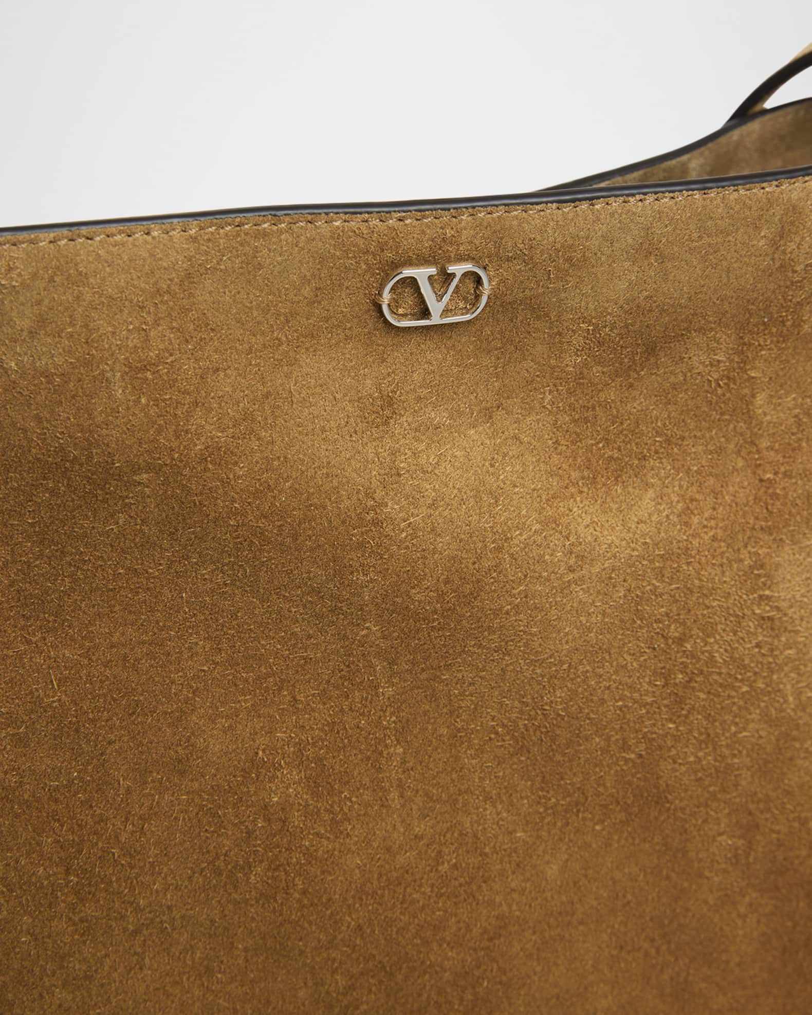 ショルダーバッグ・ポシェット Valentino Garavani Suede Crossbody Bag Valentino Garavani Nellcote Fringe Stud Suede Crossbody Bag