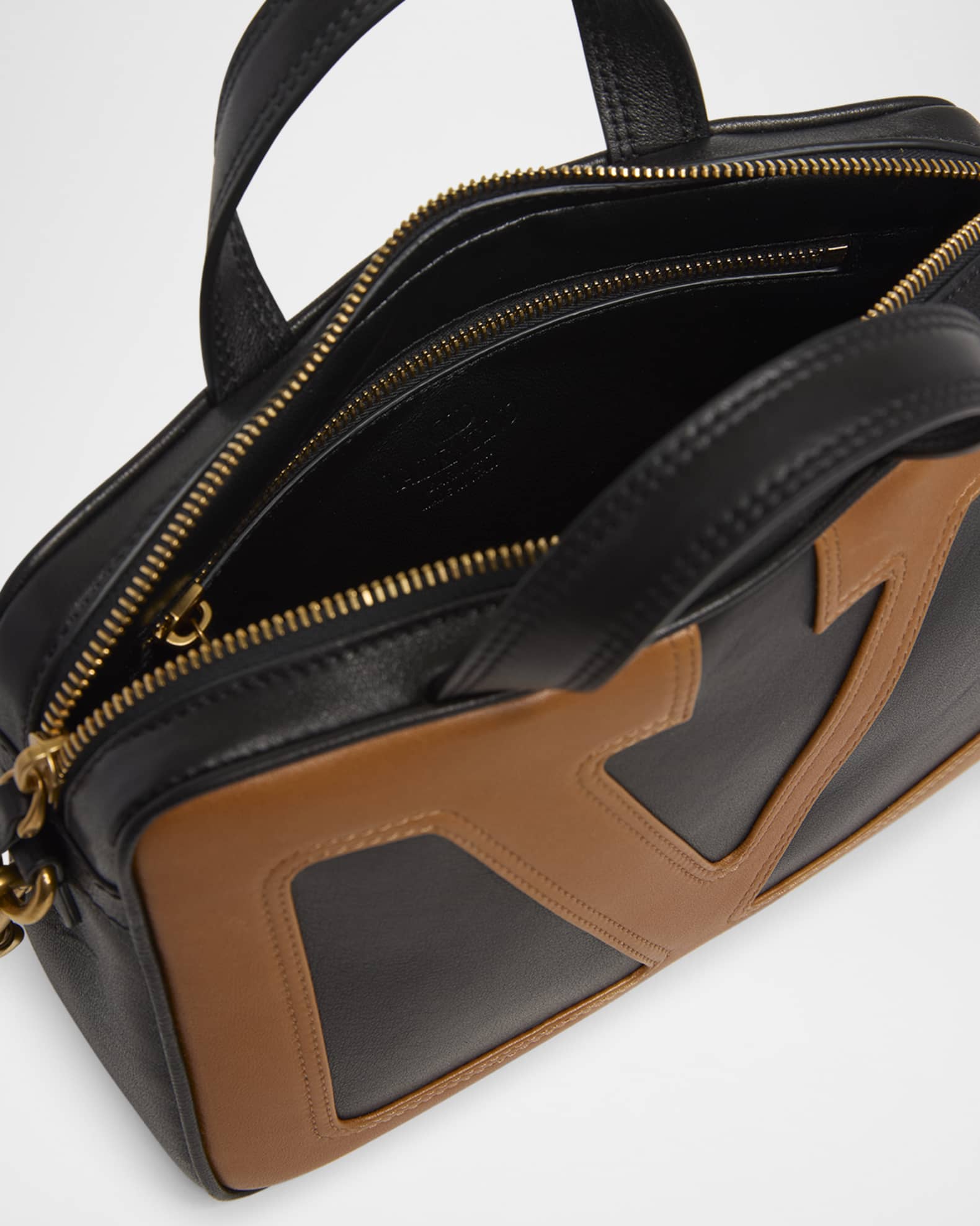 ボストンバッグ VALENTINO GARAVANI VIVA SUPERSTAR SMALL LEATHER DUFFLE BAG Valentino Garavani Viva Superstar Small VLOGO Leather Duffle