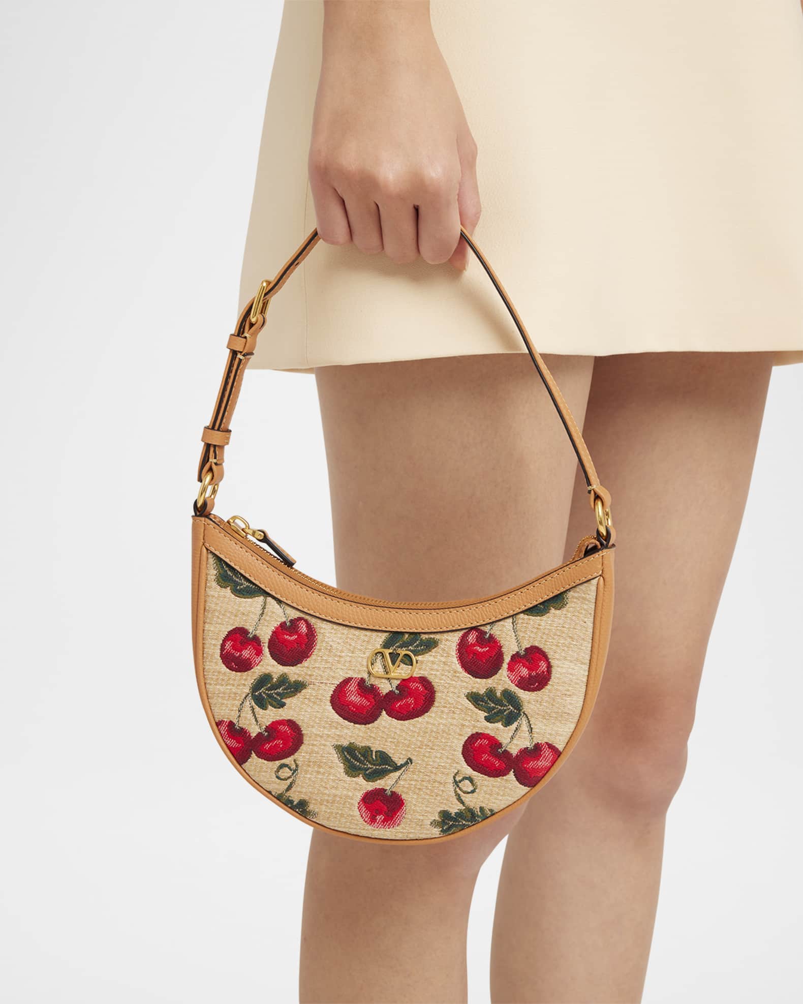 【関税&送料込】Valentino Garavani Vlogo Signature Small Sho Valentino Garavani VLogo Signature Small Canvas Bag | Saks