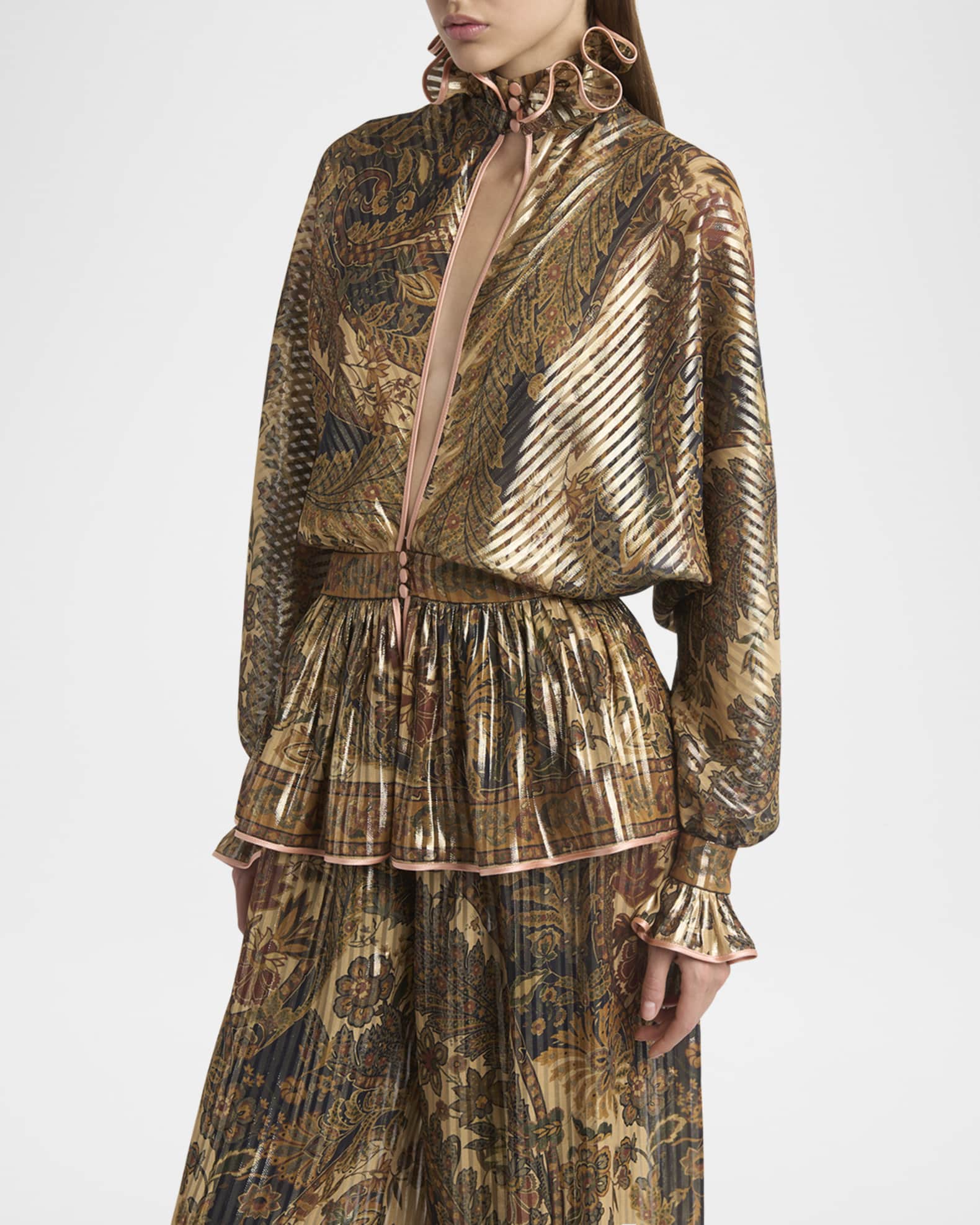 【VALENTINO】半袖ブラウスシルク100％ スクエアネック　カーキ　レース Valentino Garavani Metallic Striped Voyage Jacquard Ruffle Blouse