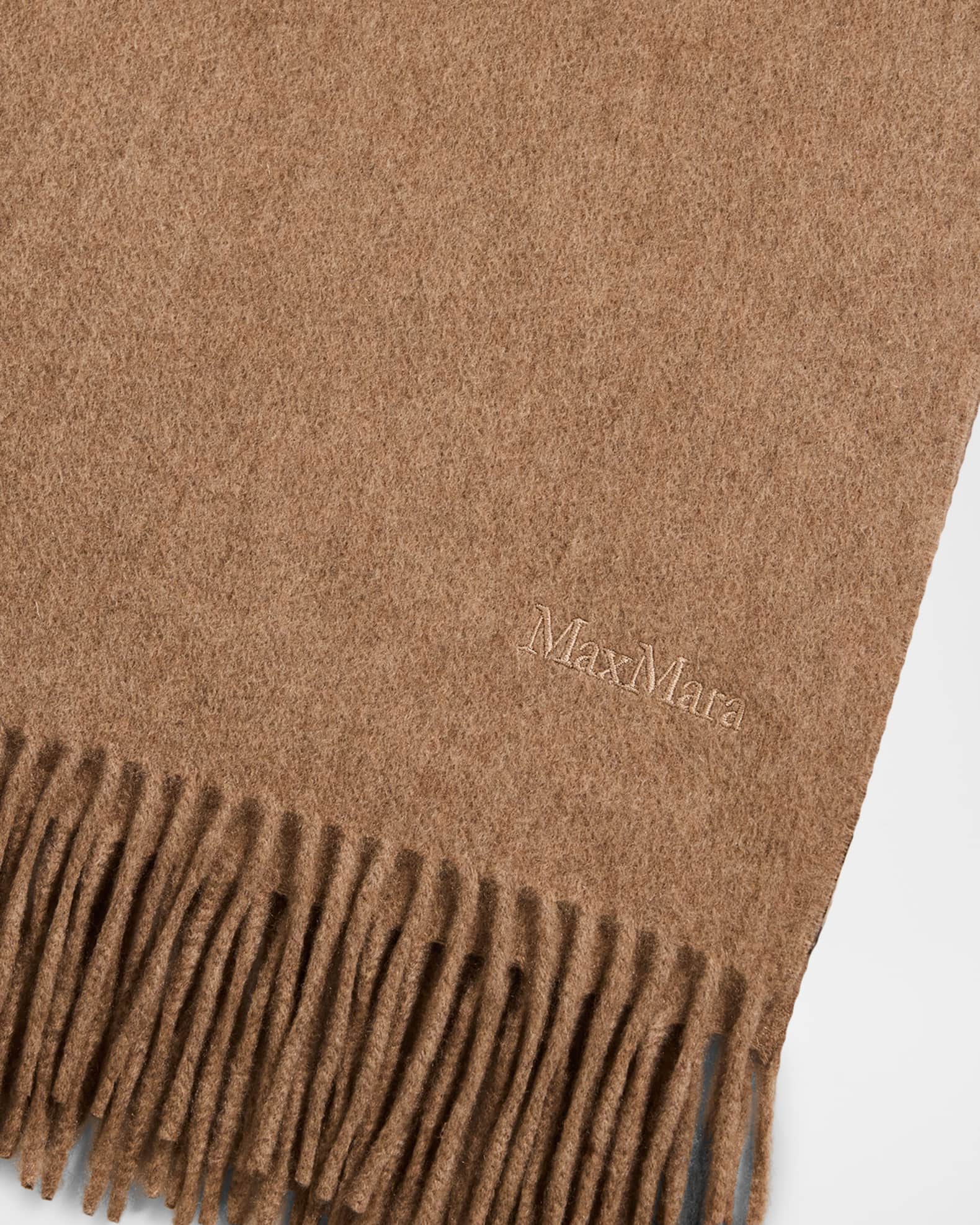 【送料&関税込】Max Mara Baci Cashmere Scarf Max Mara Baci Cashmere Scarf | Neiman Marcus