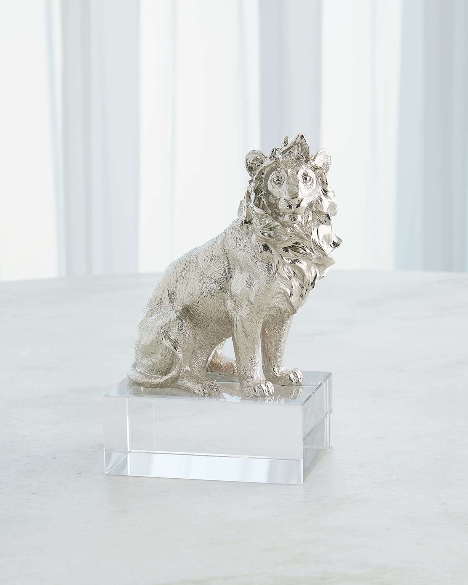 Lion Sculpture 0