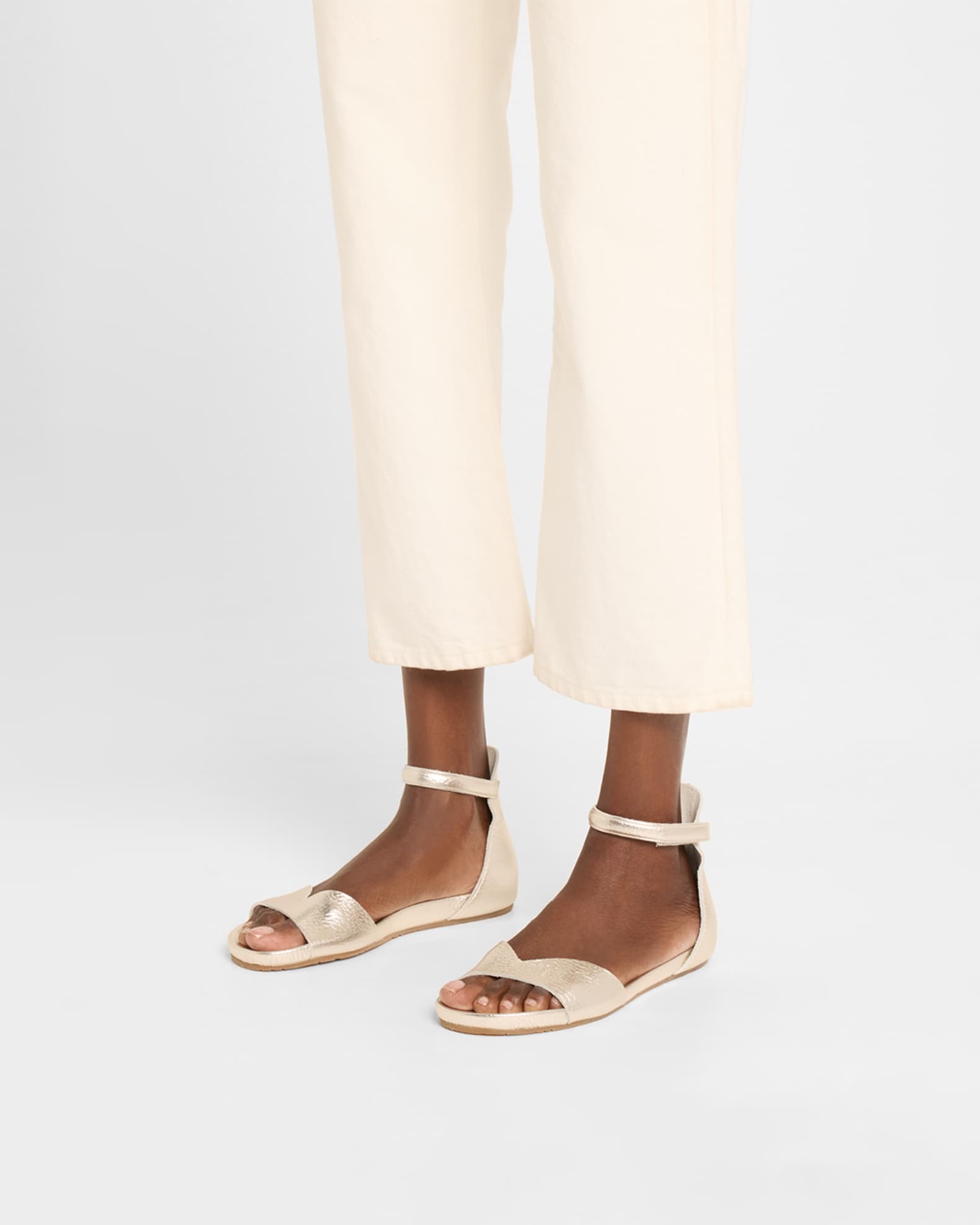 Jela Grip-Strap Metallic Leather Sandals 1