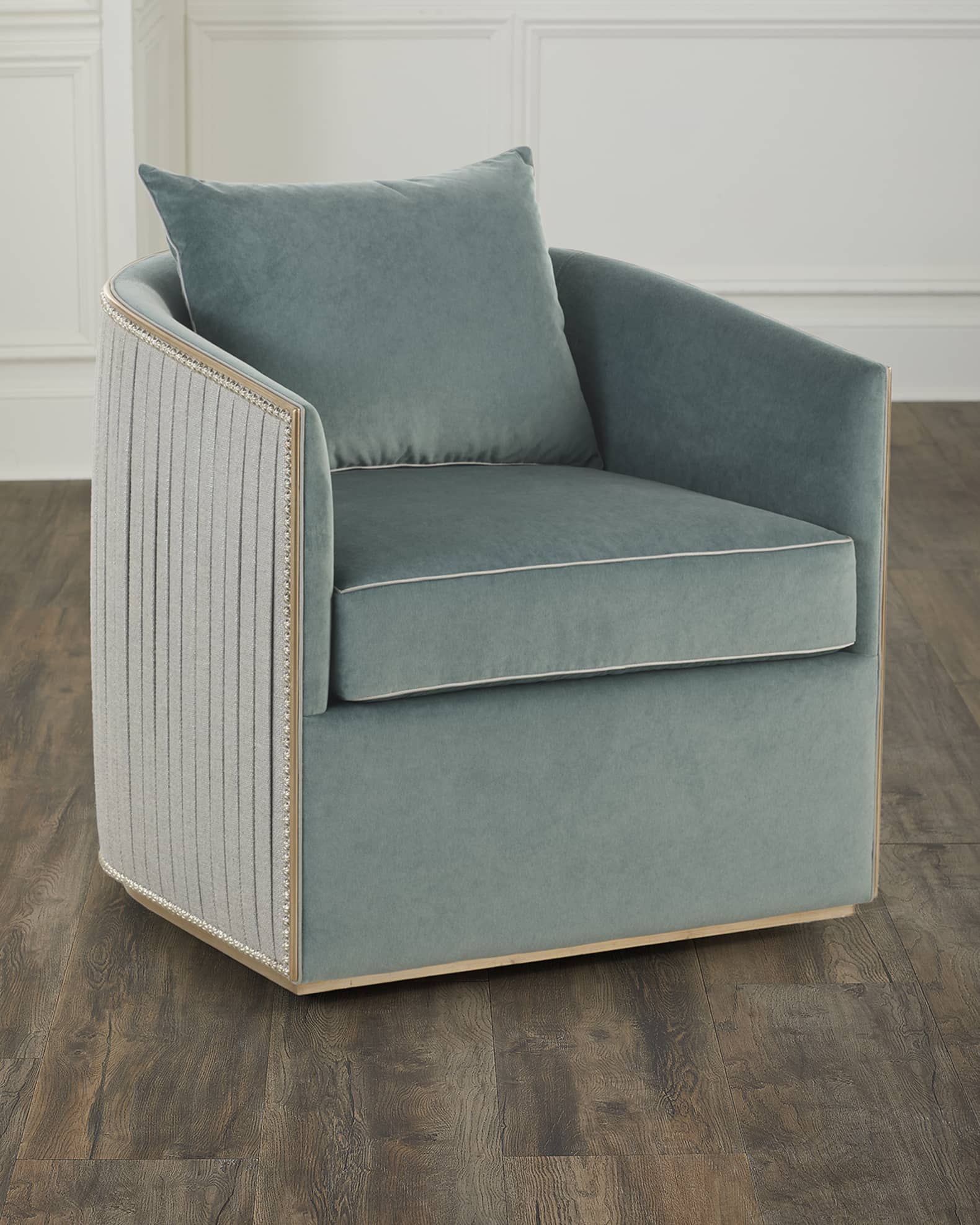 Sonoma Swivel Chair 0