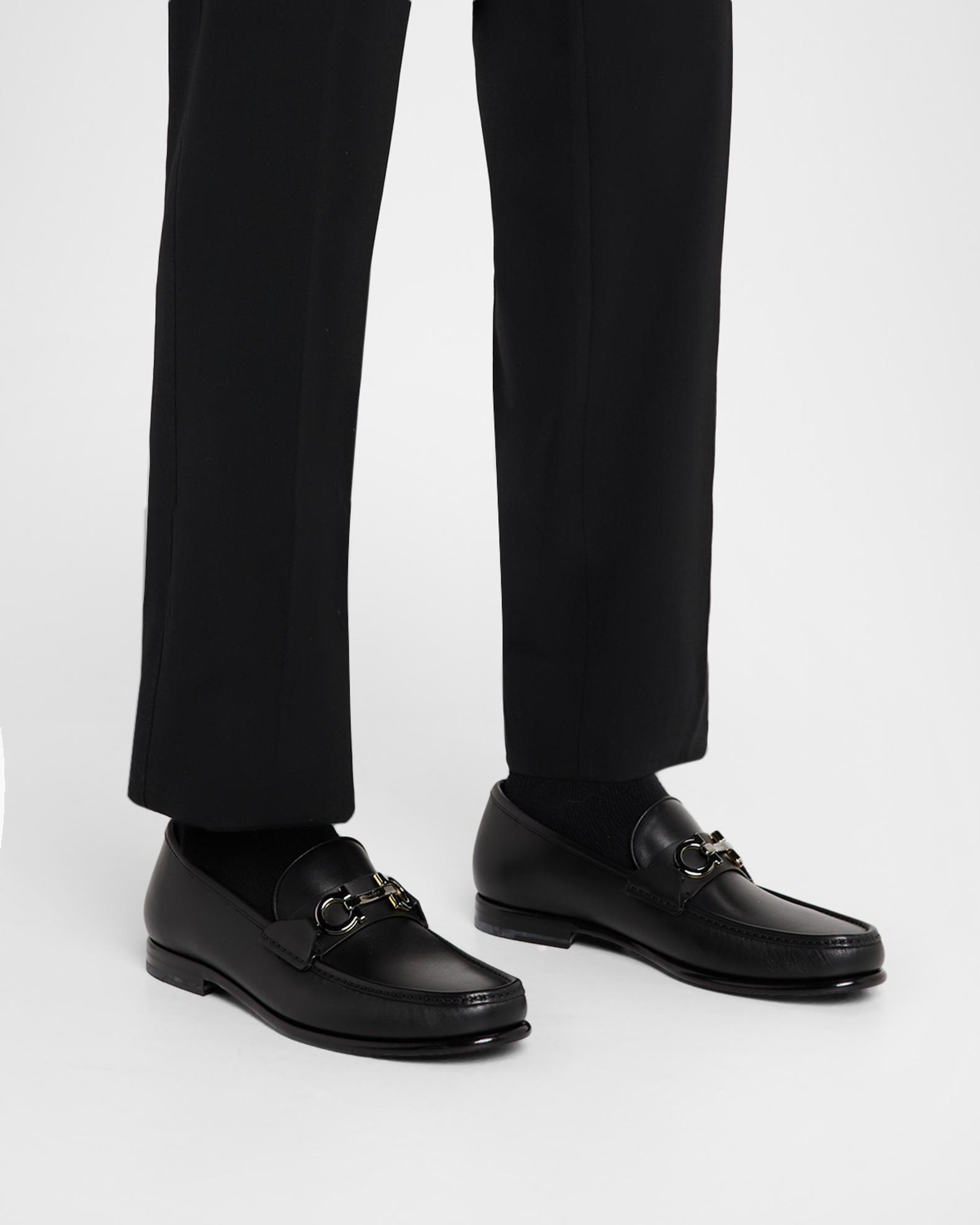 Ferragamo Men display picture 2