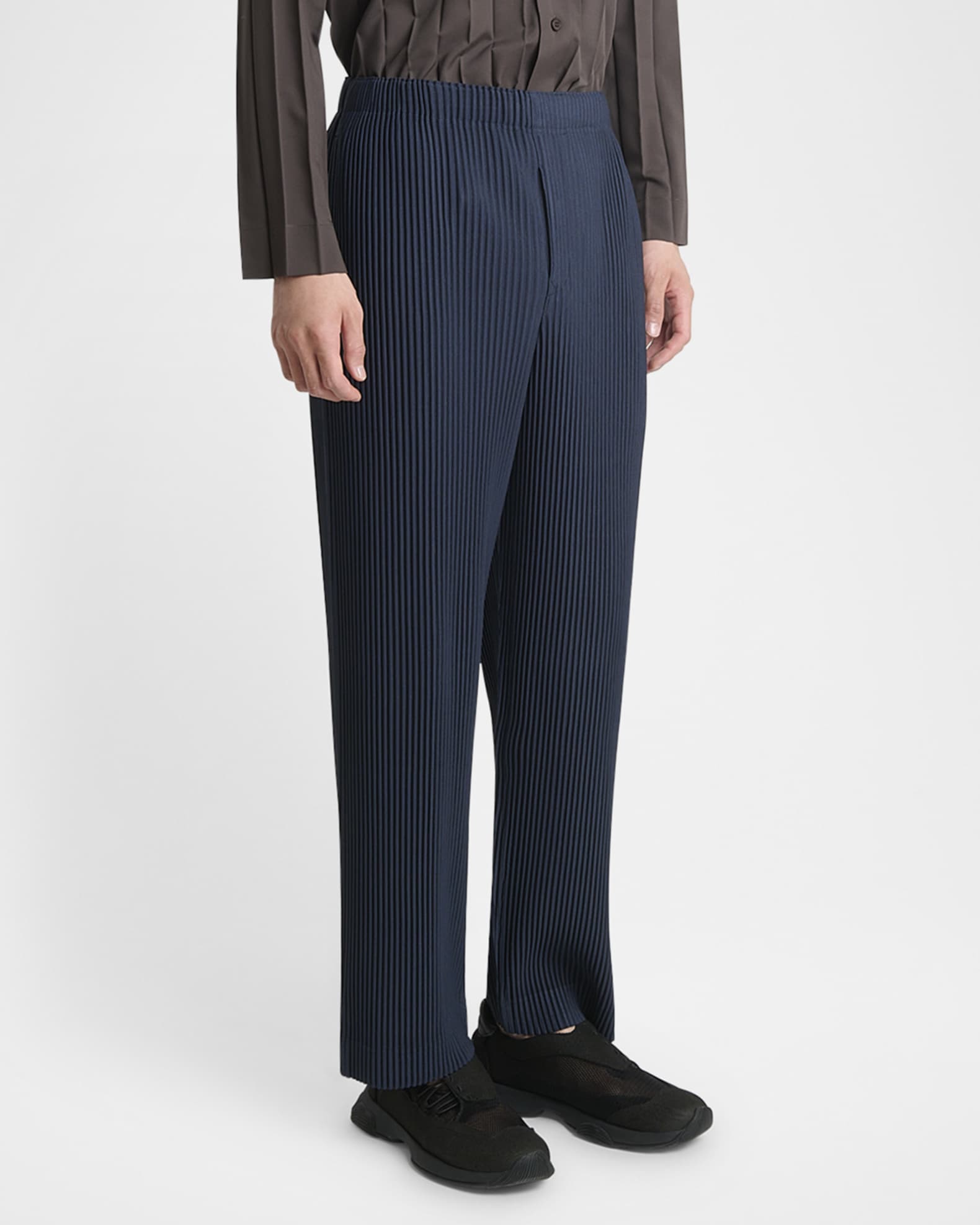 HOMME PLISSÉ ISSEY MIYAKE TRUSS ナイロンコート アイテムのご紹介「TRUSS」 – isseymiyake.com
