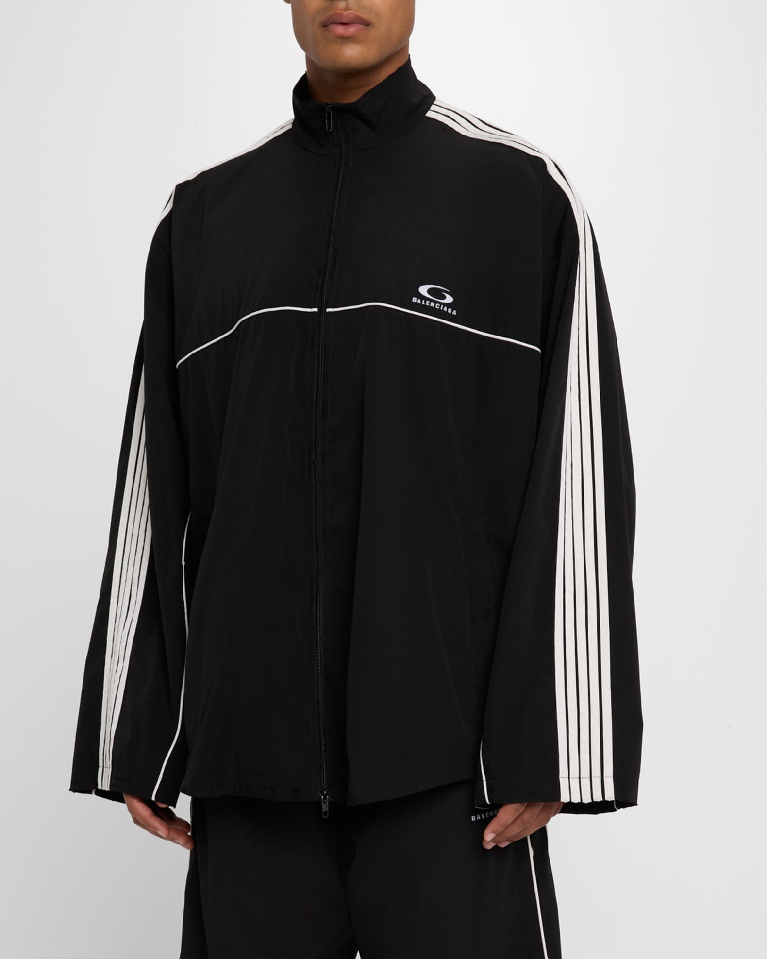 ジャケットその他 BALENCIAGA Black Tech Fabric Oversize Windbreaker Balenciaga Activewear Windbreaker Jacket | Saks Fifth Avenue