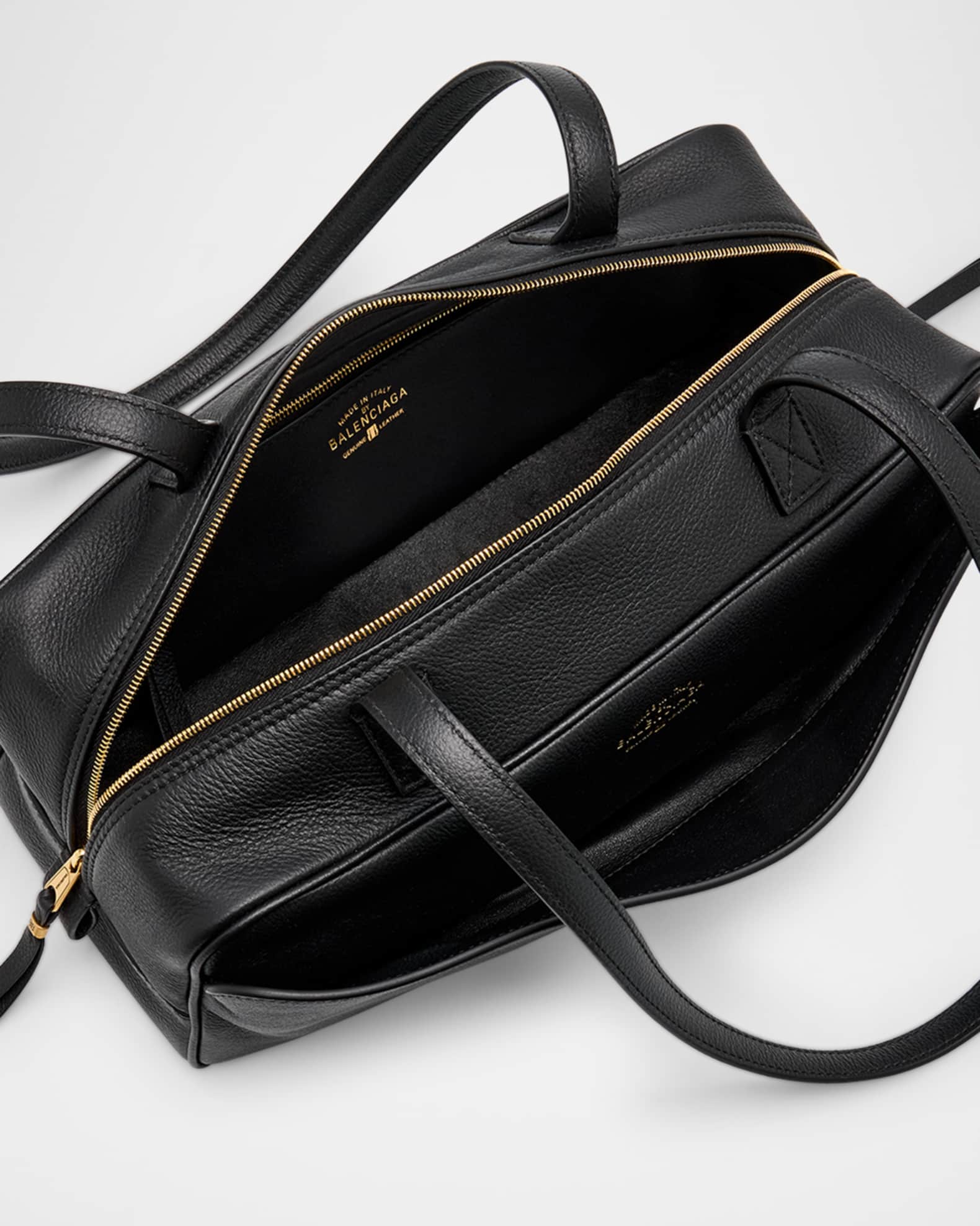 【BALENCIAGA】CARRIE スモール ボウリングバッグ ロゴ タグ Balenciaga Carrie Small Bowling Bag | Neiman Marcus