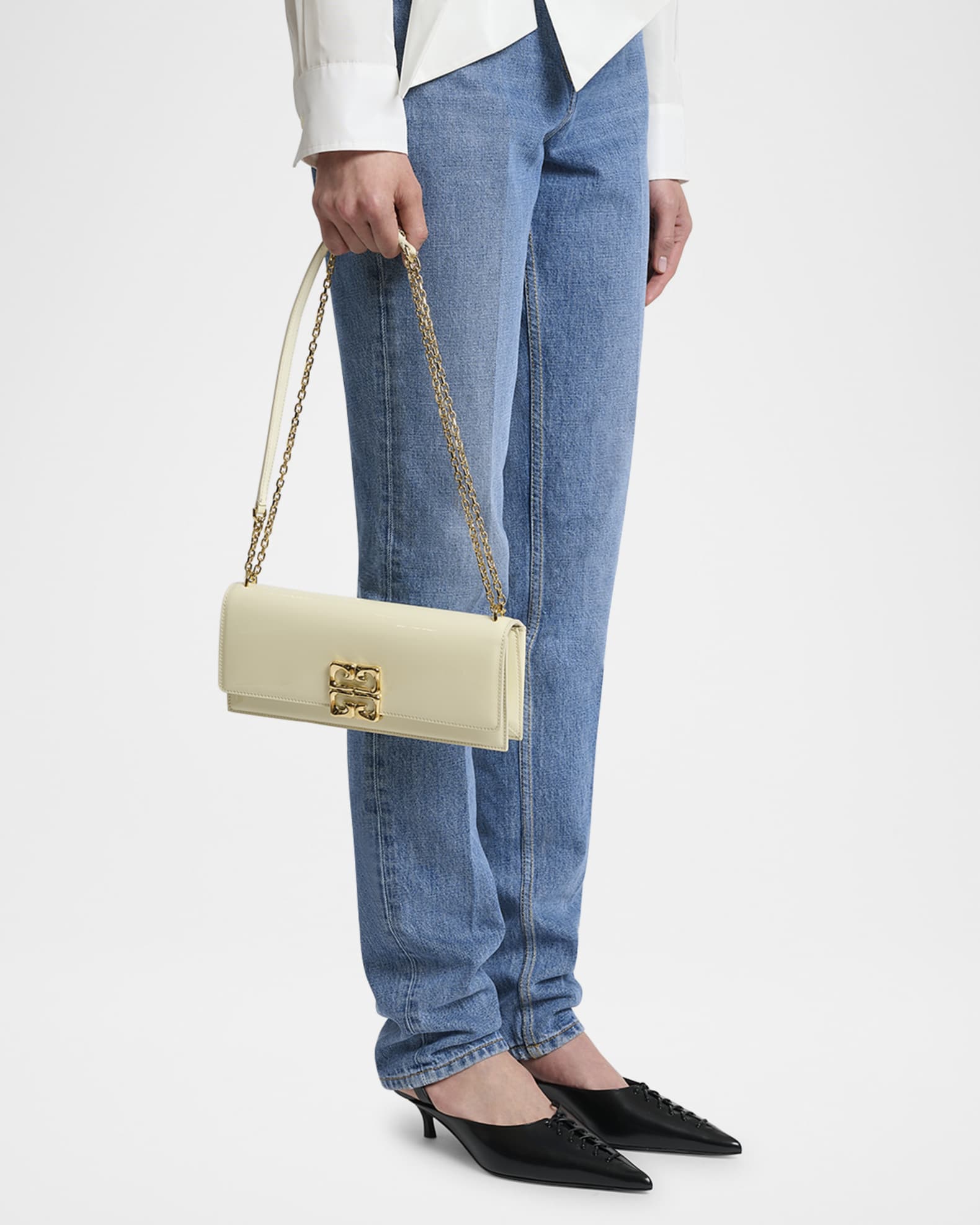 ショルダーバッグ・ポシェット 4g leather shoulder bag with 4g liquid buckle GIVENCHY 4G Liquid $2150 Black Box Leather Shoulder Bag New