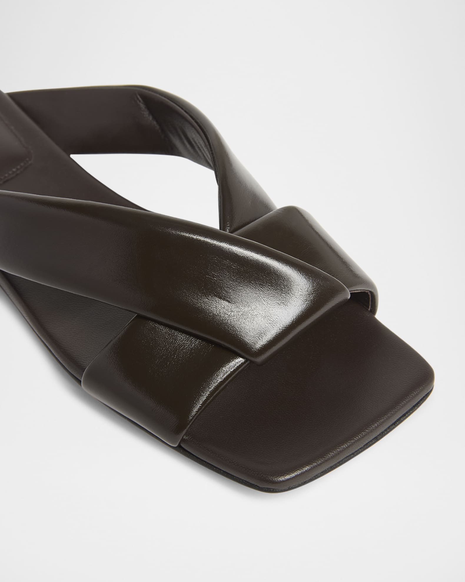 サンダル・ミュール Bottega Veneta Riva Flat Sandals Bottega Veneta Riva Criss Cross Leather Flat Sandals