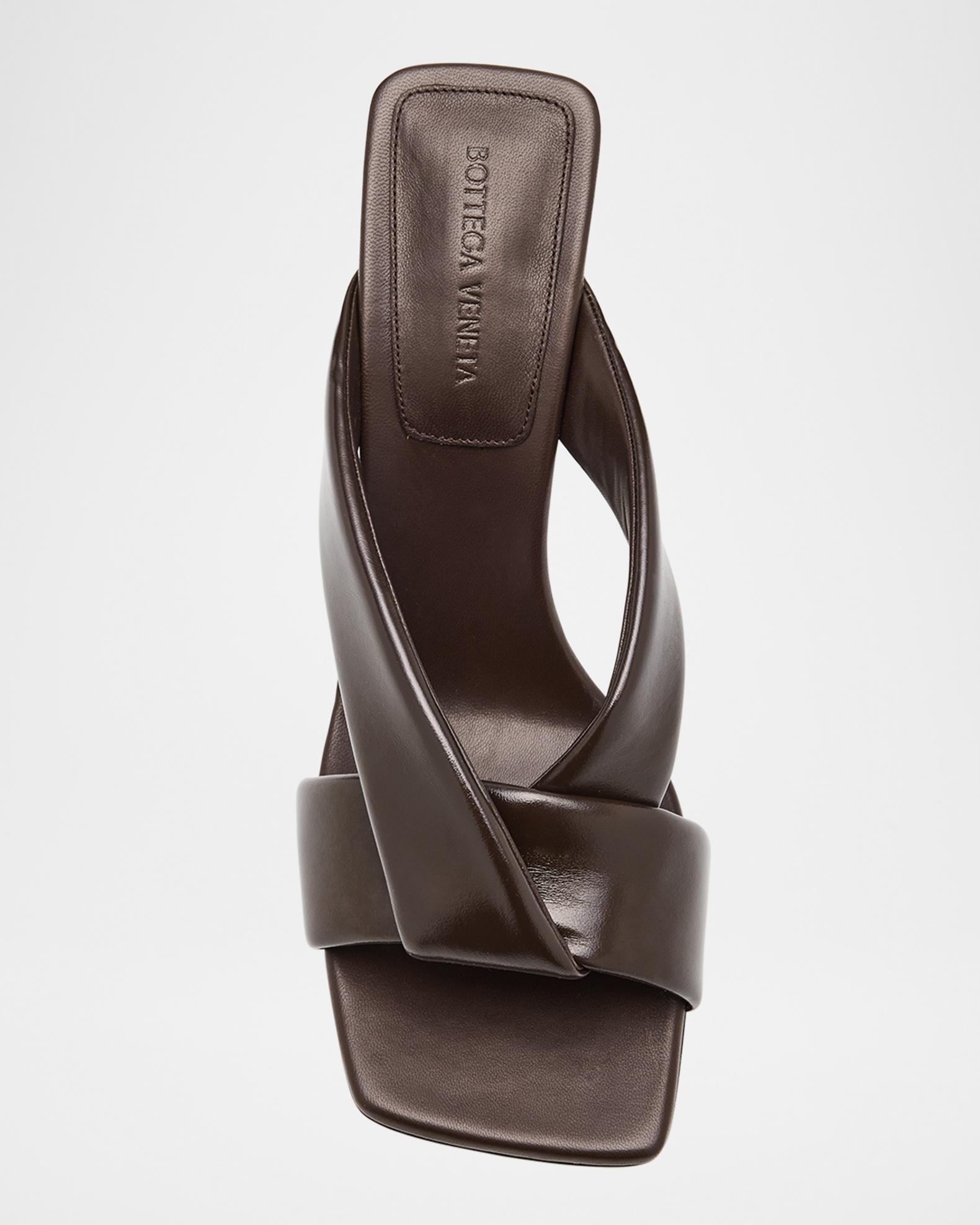 Bottega Veneta Criss Cross Padded Leather Slide Sandals  display picture 3