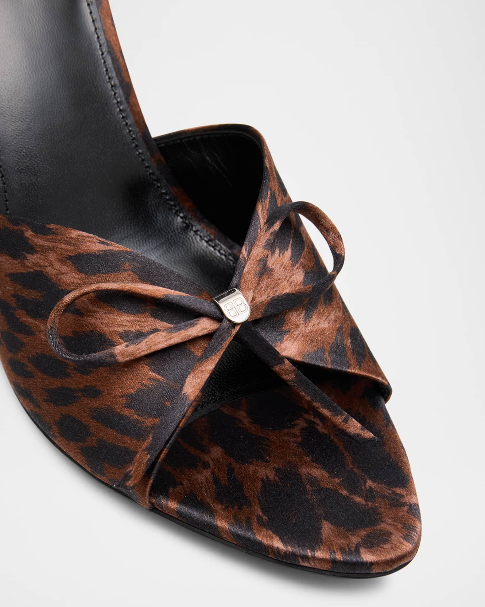 サンダル・ミュール BALENCIAGA Printed Satiin Knife Bow Mules Knife Bow 80 satin sandals in black - Balenciaga | Mytheresa