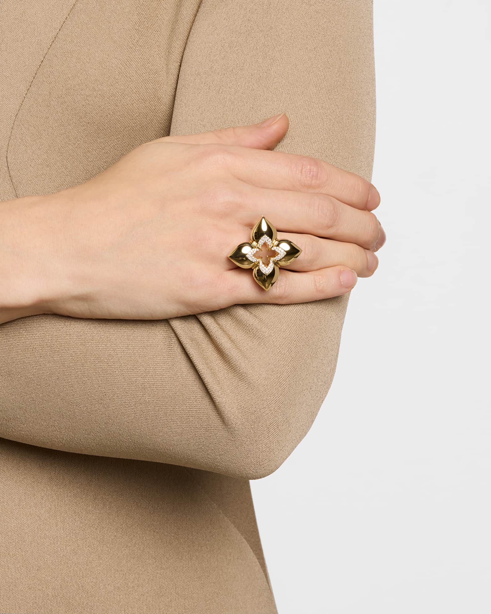 18K Yellow Gold Diamond Venetian Princess Ring, Size 6.5 1
