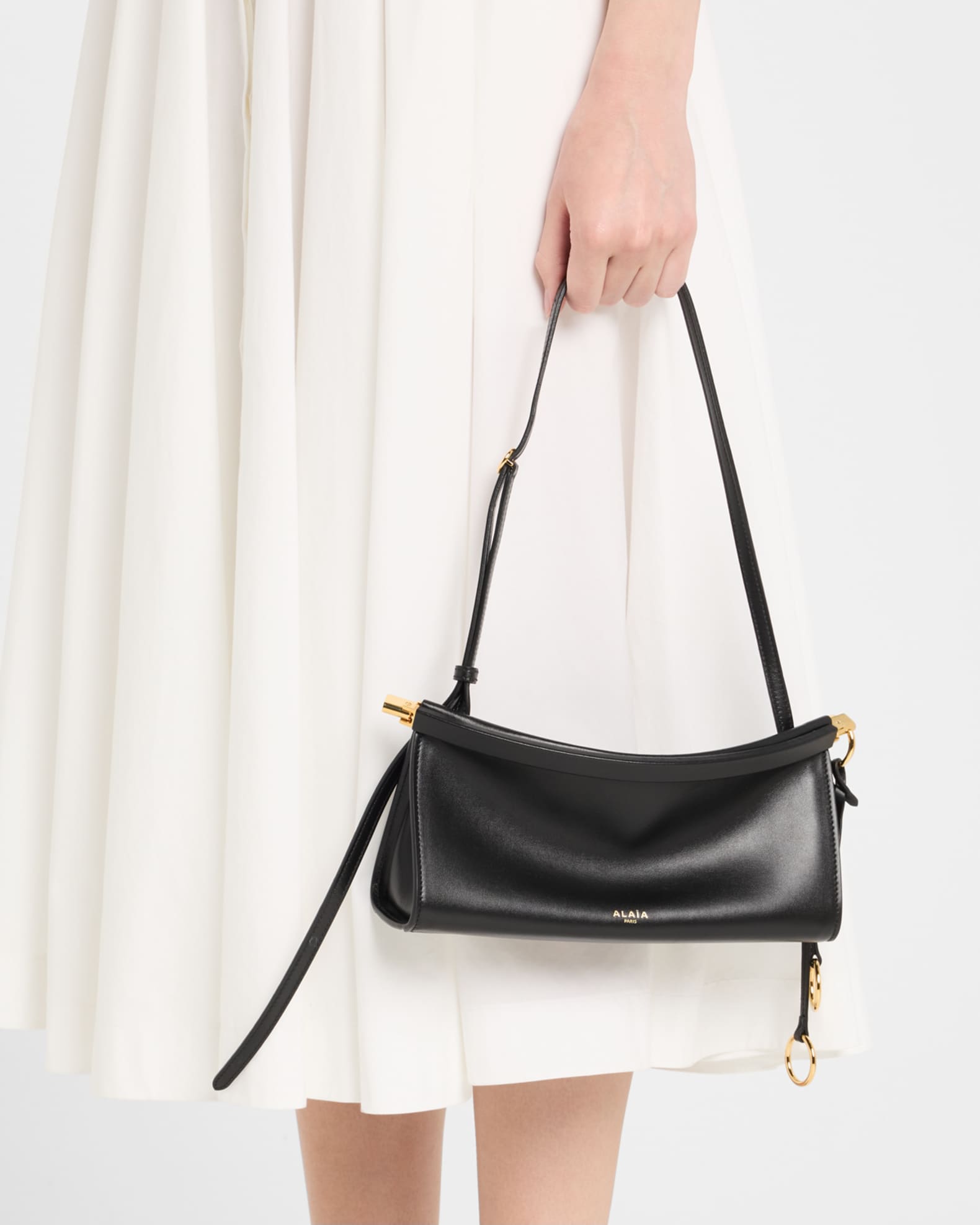 Le Click Small Shoulder Bag in Glossy Leather 1