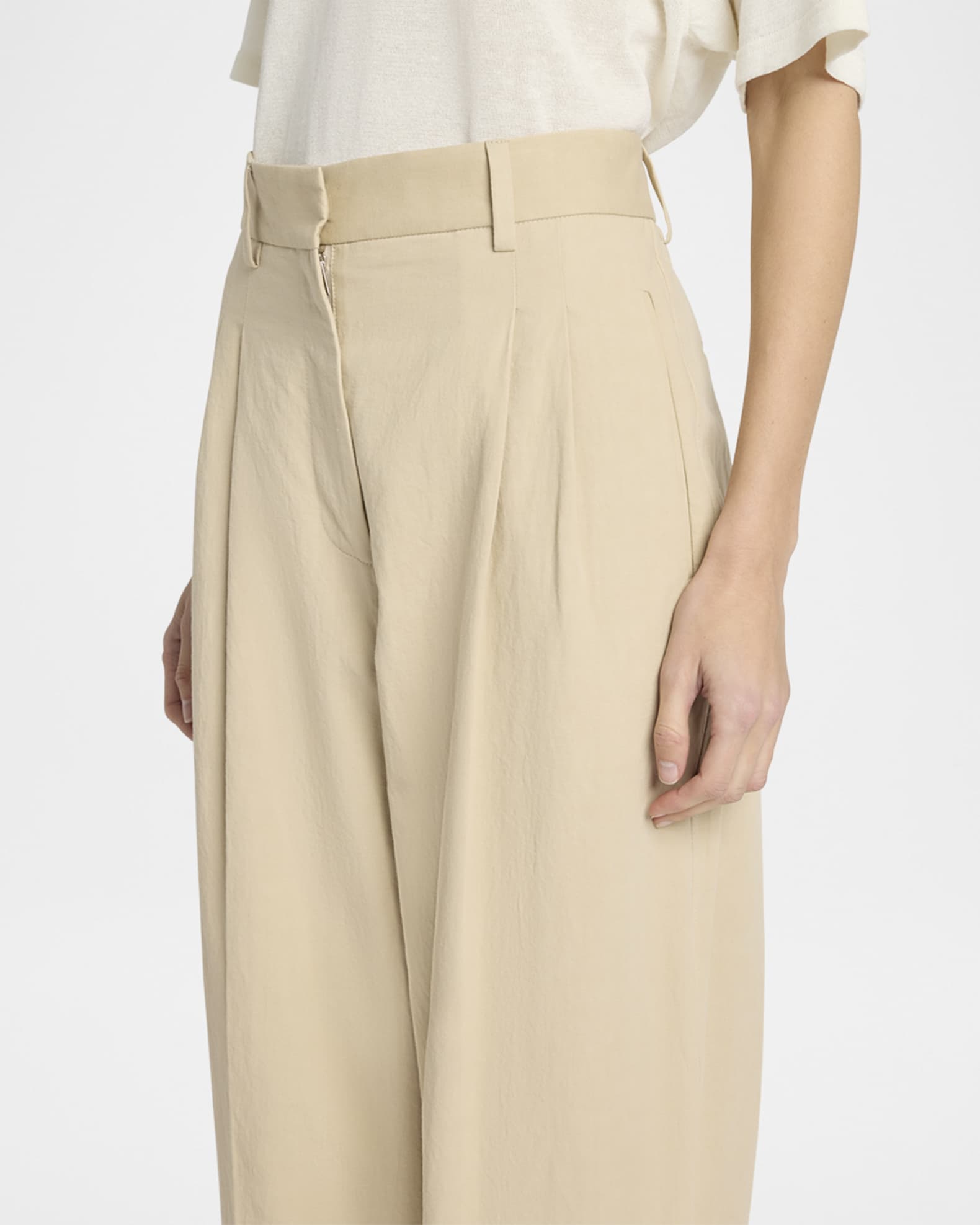 THE ROW Lilas Pleated Wide-Leg Cotton-Linen Pants | Neiman