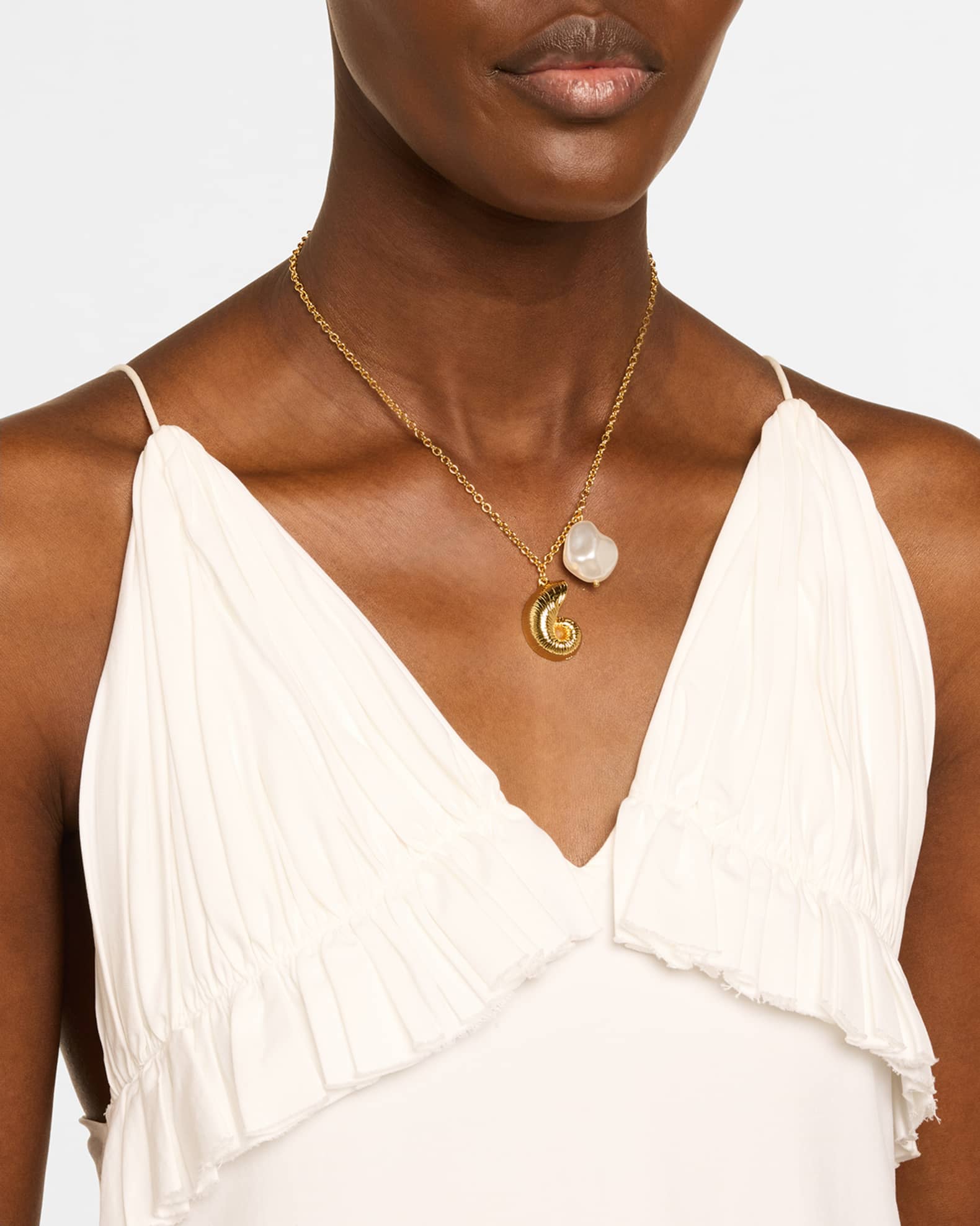 Chain Necklace with Seashell Pendant and 18mm Baroque Pearl 1