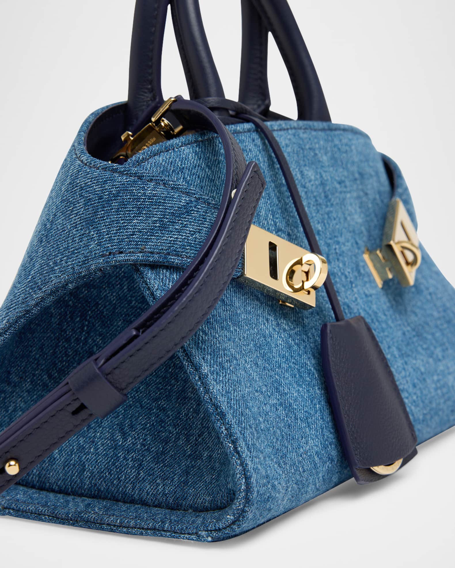 ハンドバッグ FERRAGAMO DENIM LEATHER HUG MINI TOP HANDLE BAG Ferragamo Denim Leather Hug Mini Top Handle Bag | italist