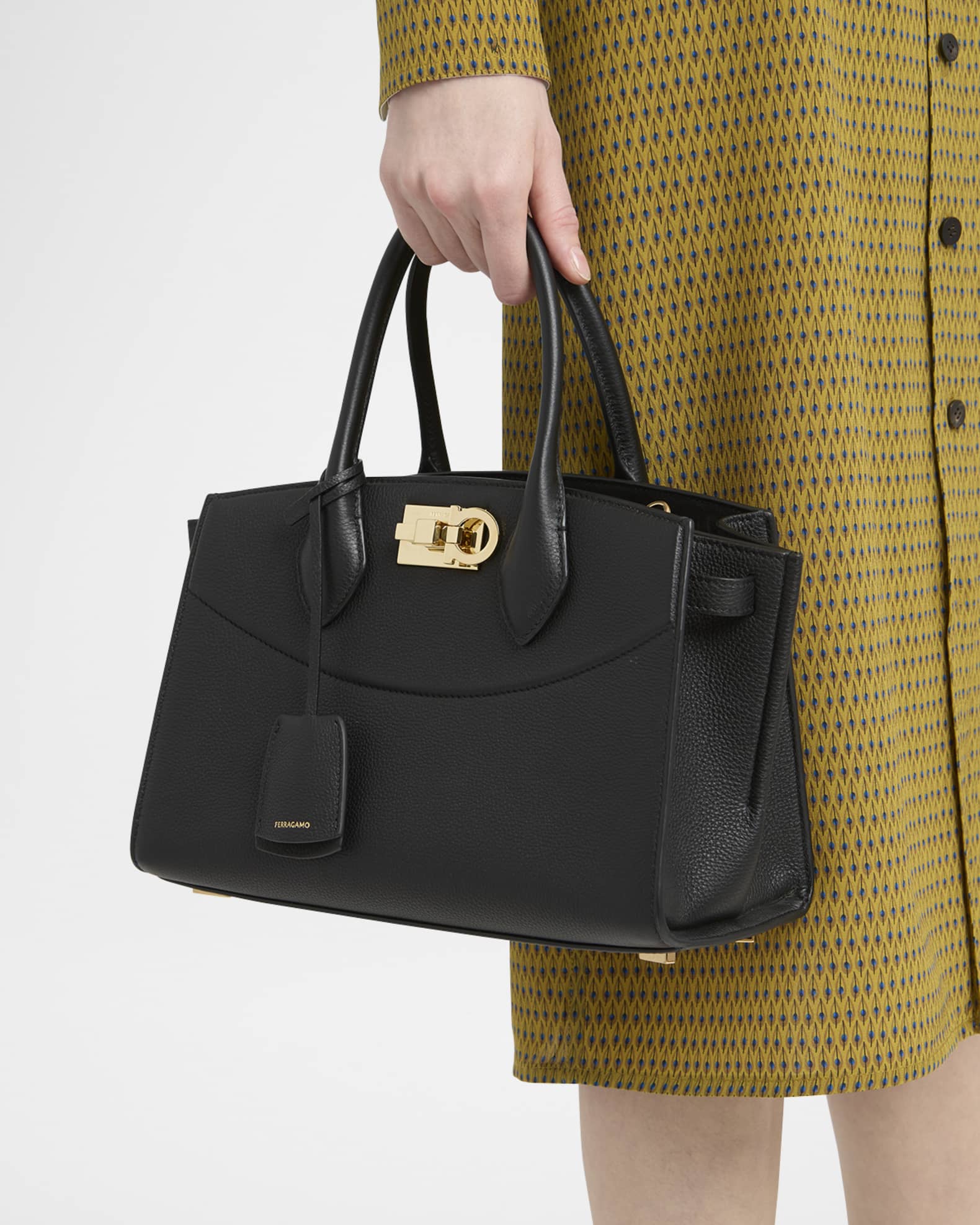 ハンドバッグ SALVATORE FERRAGAMO NEW FRAME SMOOTH LEATHER HANDBAG Ferragamo 'New Frame' Handbag in Black | Lyst