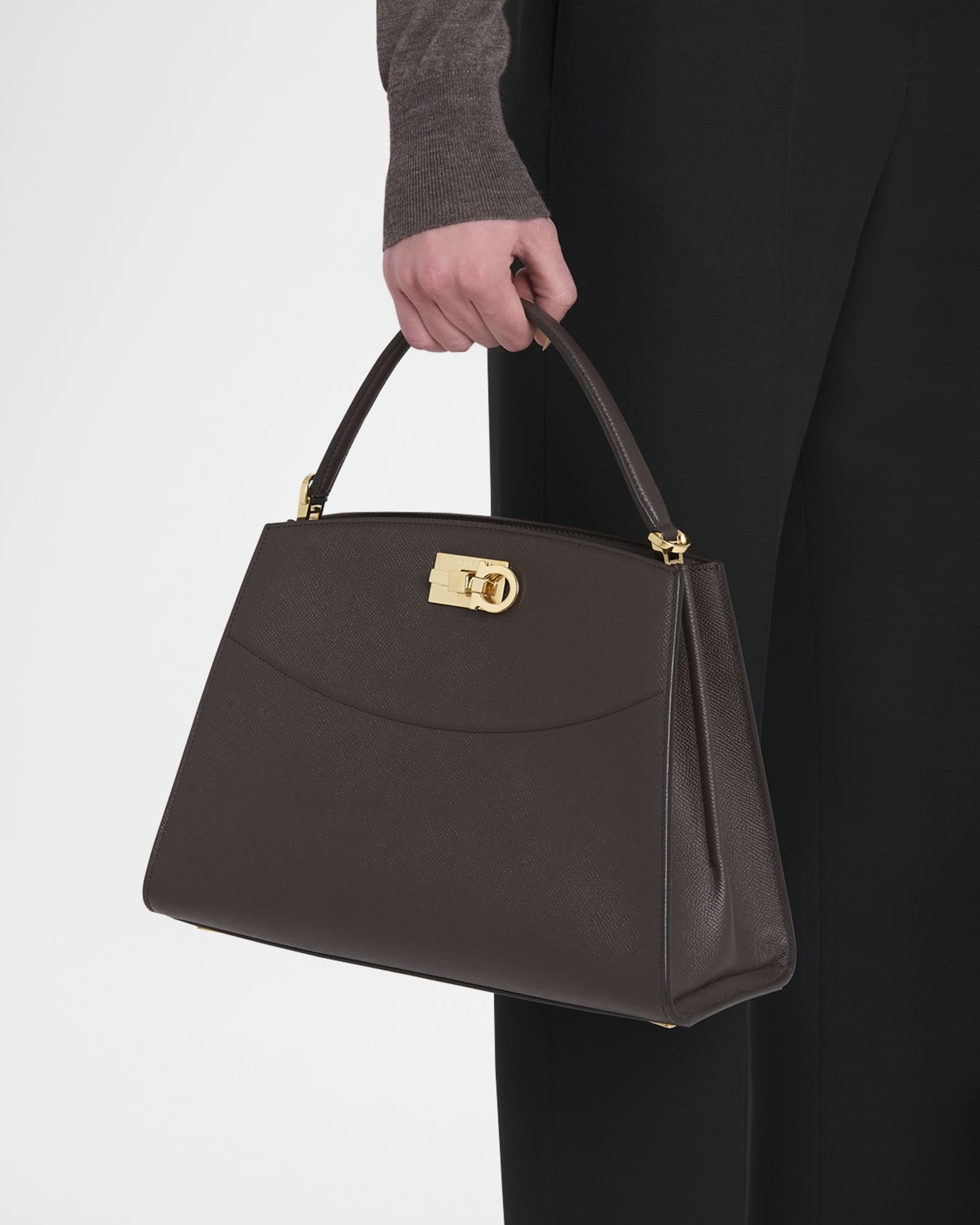 ハンドバッグ FERRAGAMO New Frame smooth leather handbag Ferragamo The New Studio Box Leather Top-Handle Bag | Neiman