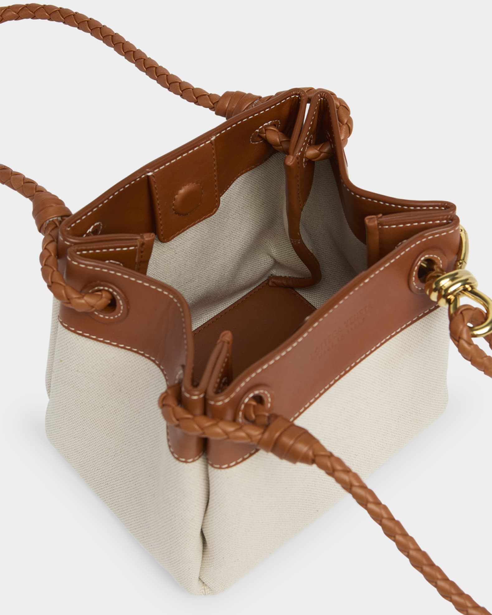 ■BOTTEGA VENETA■Parachute Small スエード ショルダーバッグ BOTTEGA VENETA Parachute small intrecciato leather shoulder