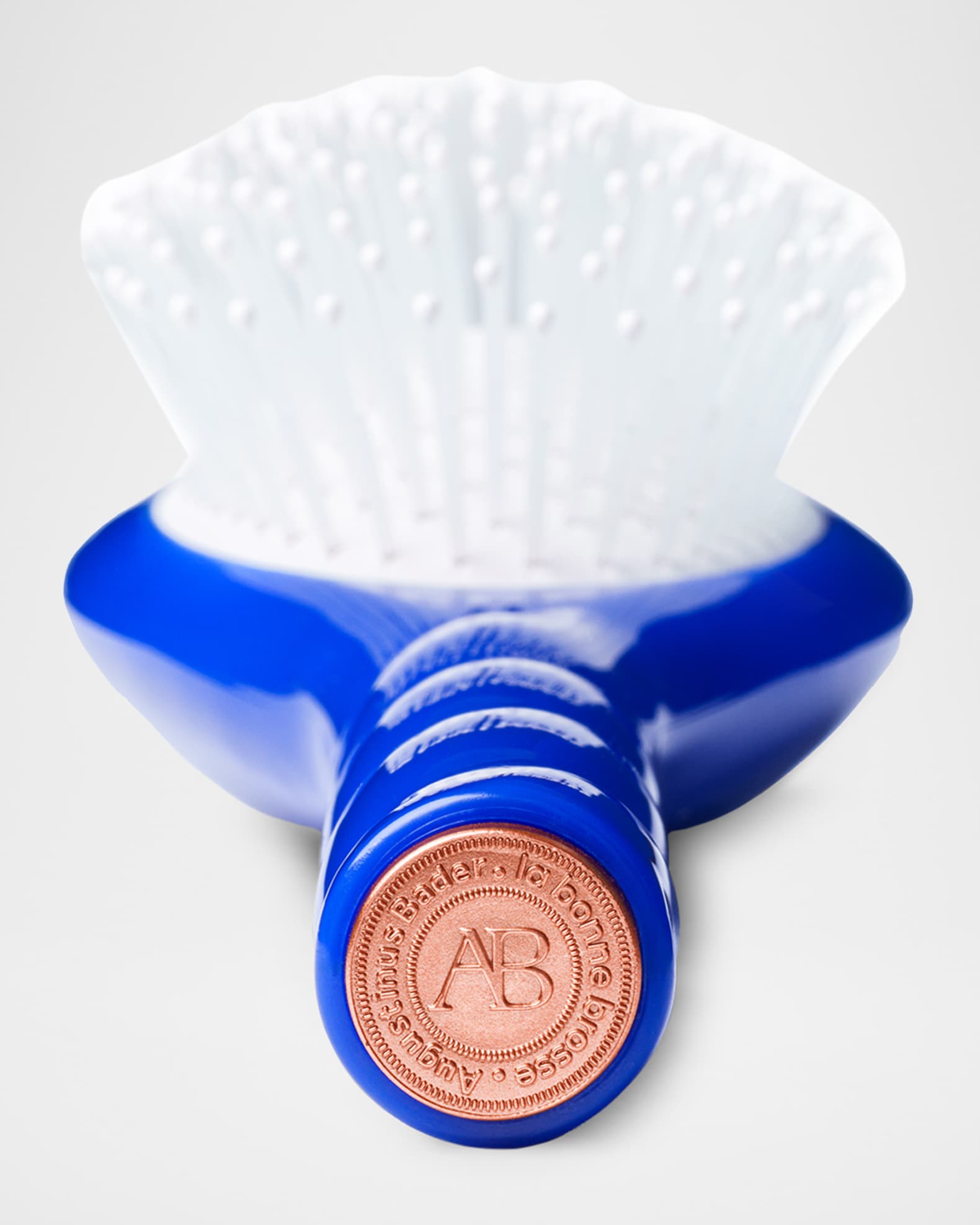 Limited Edition N.04 The Miracle Detangling Scalp Brush 1