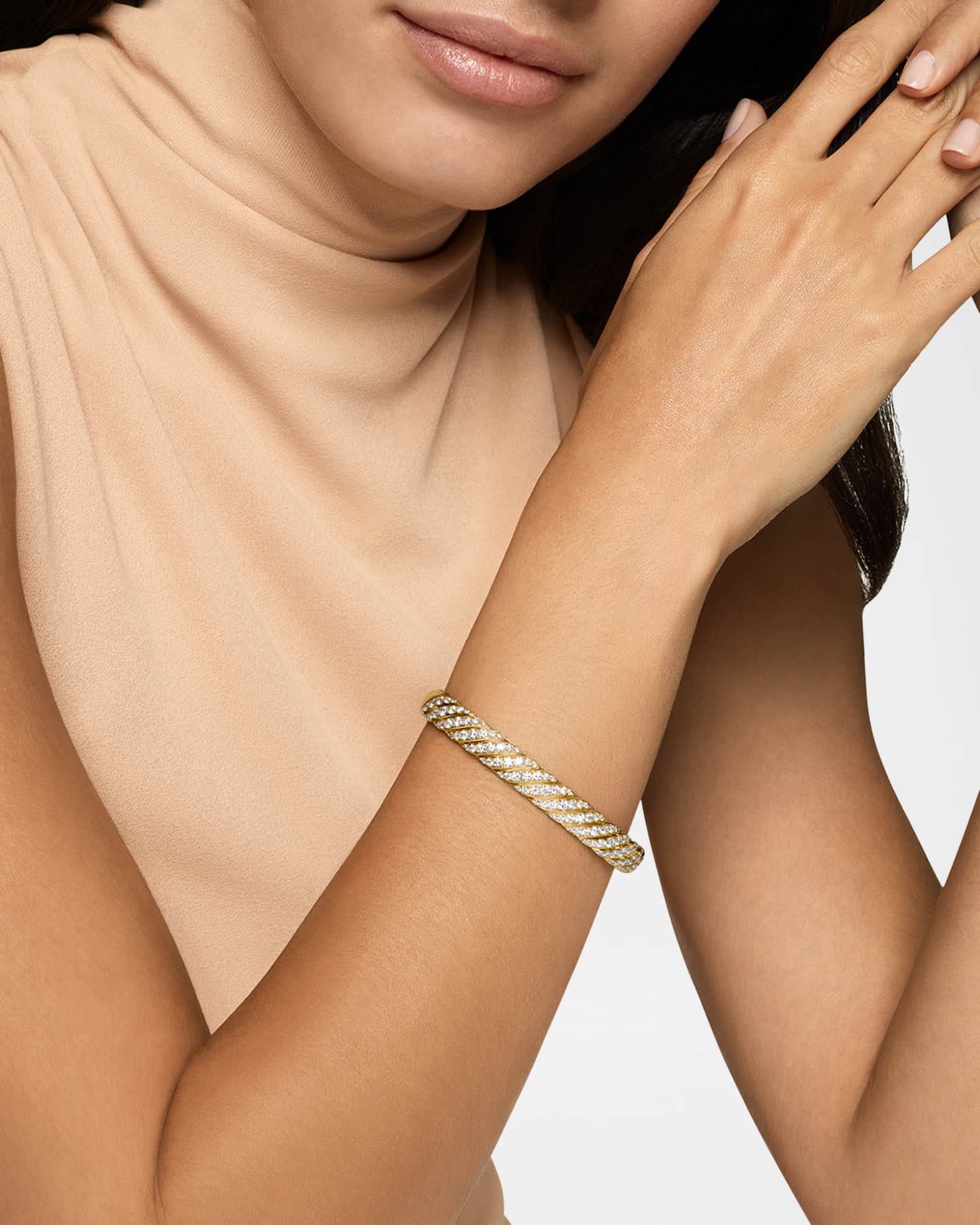 Sculpted Cable Bracelet with Diamonds in 18K Gold, 8mm 1