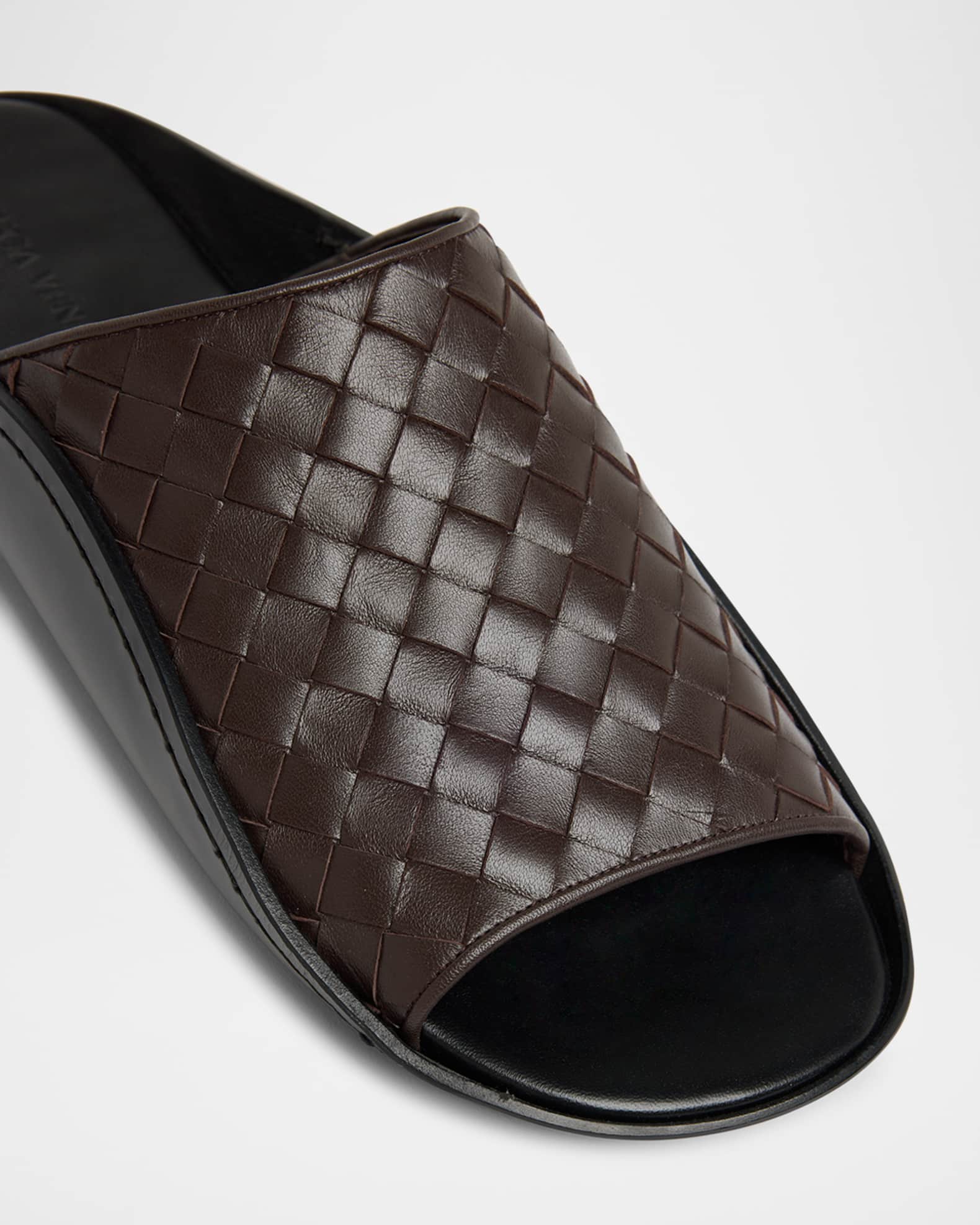 Bottega Veneta★素敵!Men's Intrecciato Leather Sandals White Bottega Veneta Men's Wave Intrecciato Leather Slide Sandals