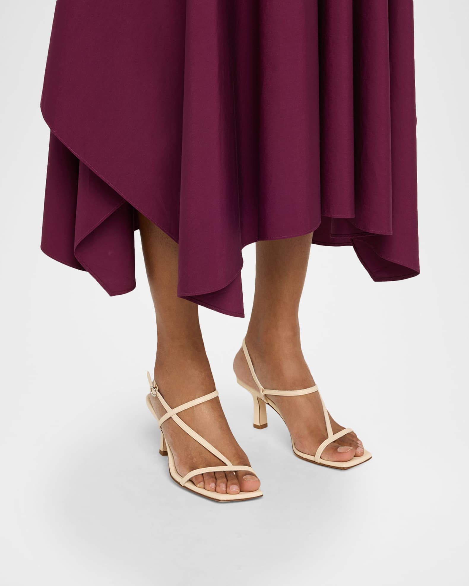VALENTINO GARAVANI VLogo Signature Sandals レディース Valentino Garavani VLogo Signature Metallic Leather Slide