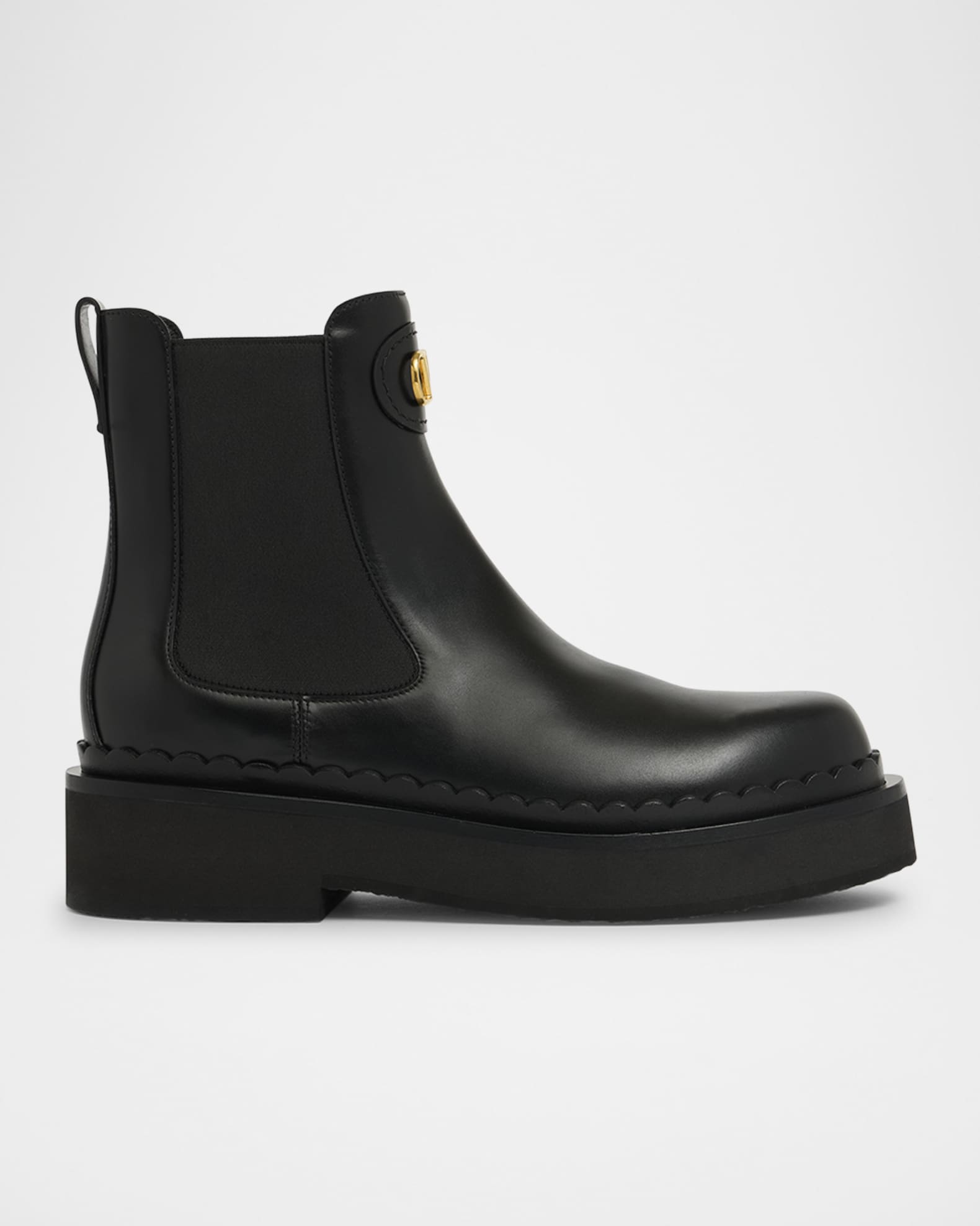 VLogo Signature Leather Beatle Chelsea Boots 0