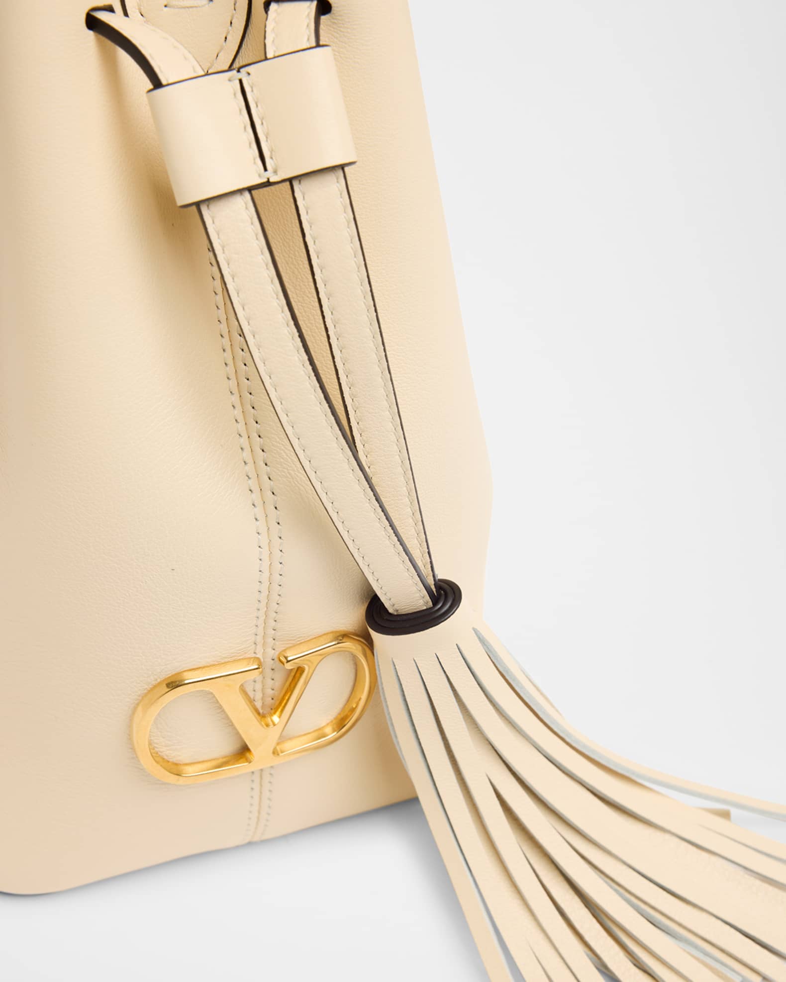 VALENTINO SO SEAU バケット バッグ Valentino Garavani So Seau Tassel Leather Bucket Bag