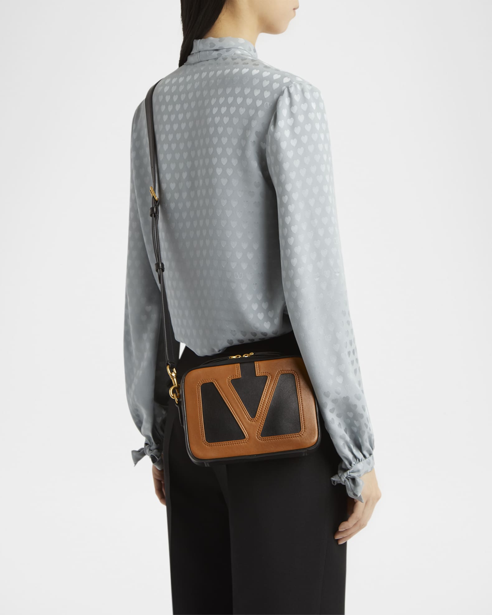 【関税&送料込】Valentino Garavani Viva Superstar Crossbody Valentino Garavani Viva Superstar Nappa Leather Crossbody