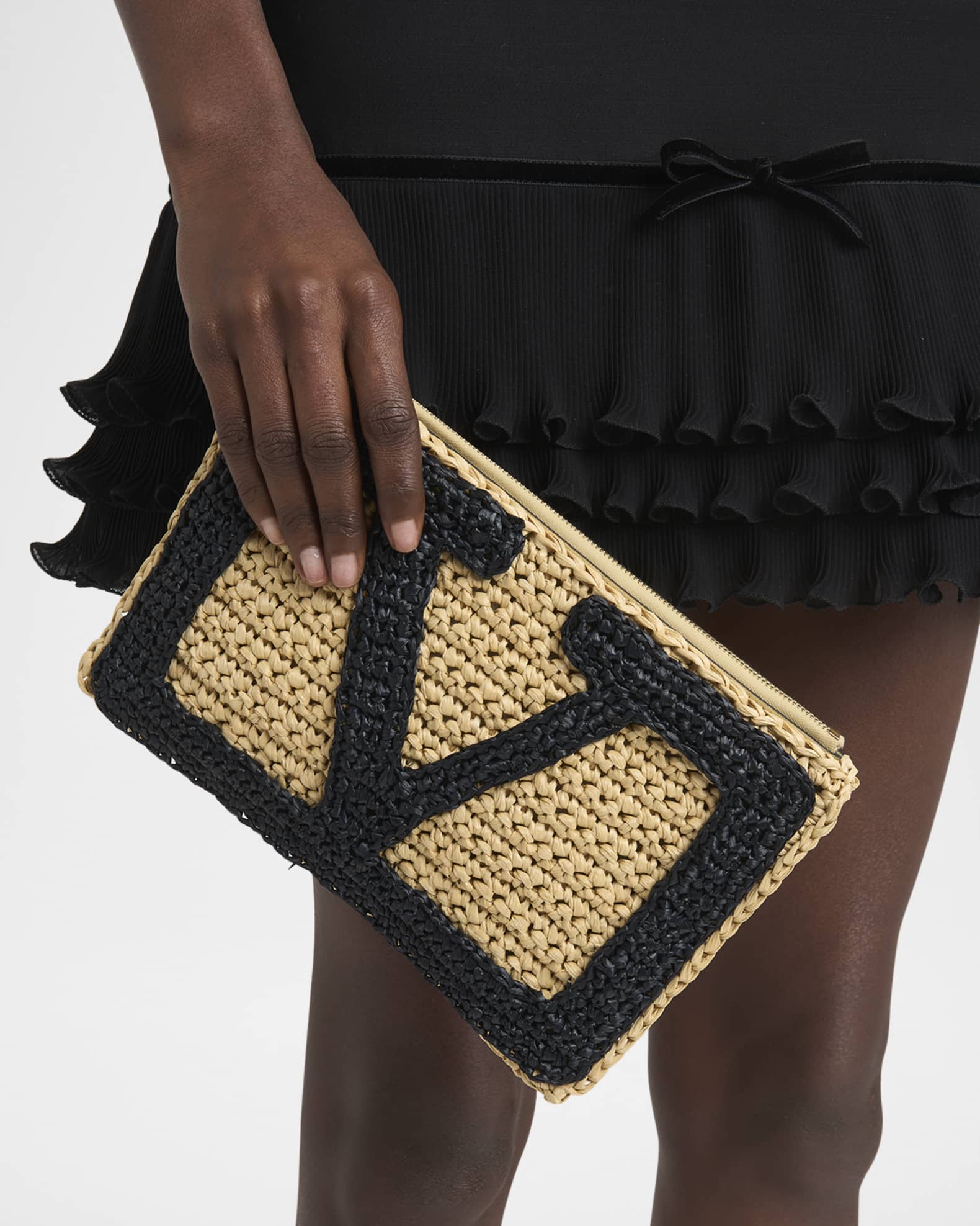 【VALENTINO】 Viva Superstar Small crochet clutch Viva Superstar Small crochet clutch in neutrals - Valentino