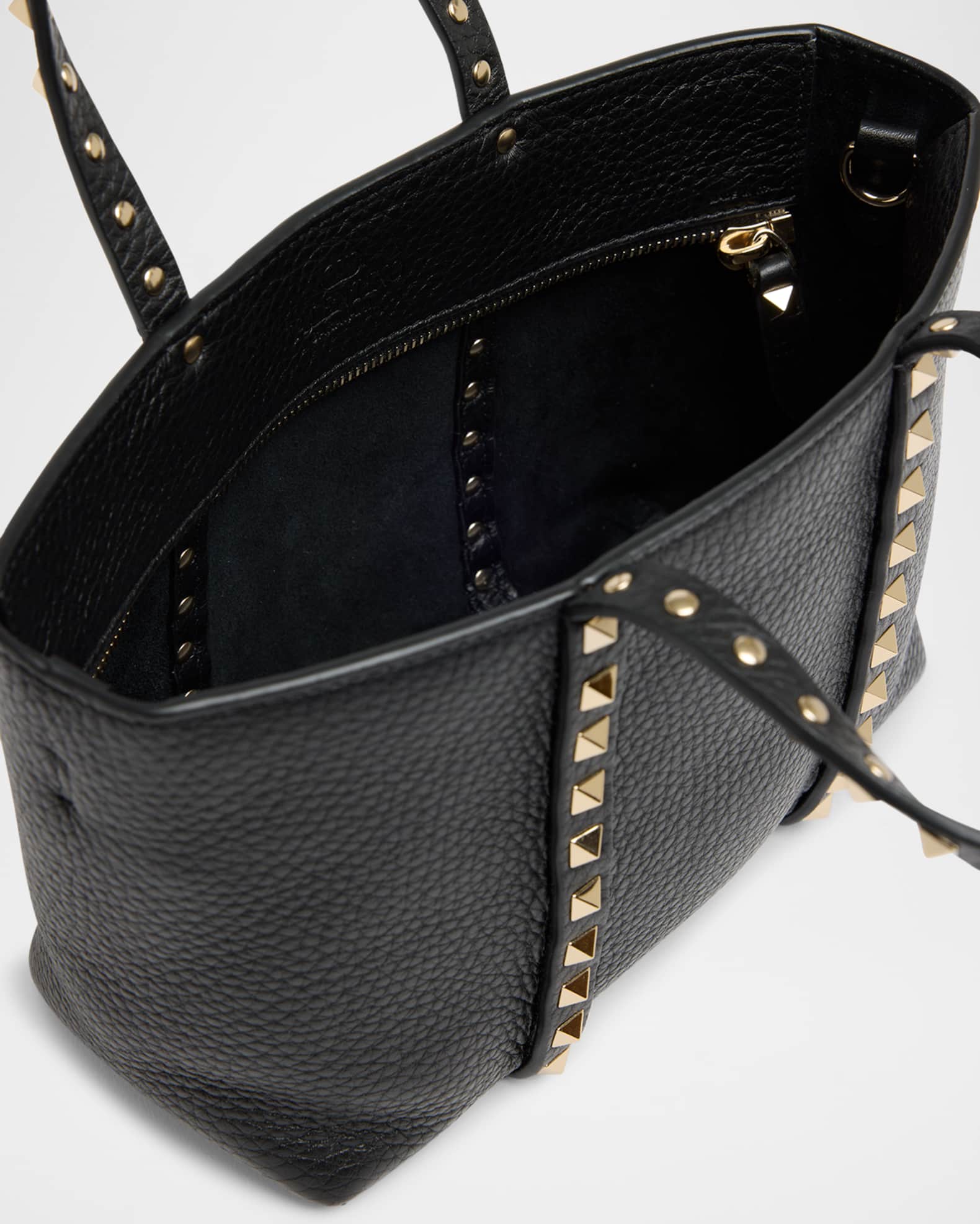 トートバッグ VALENTINO GARAVANI ROCKSTUD SMALL LEATHER TOTE BAG Valentino Garavani Small Rockstud Tote Bag | Black | FARFETCH
