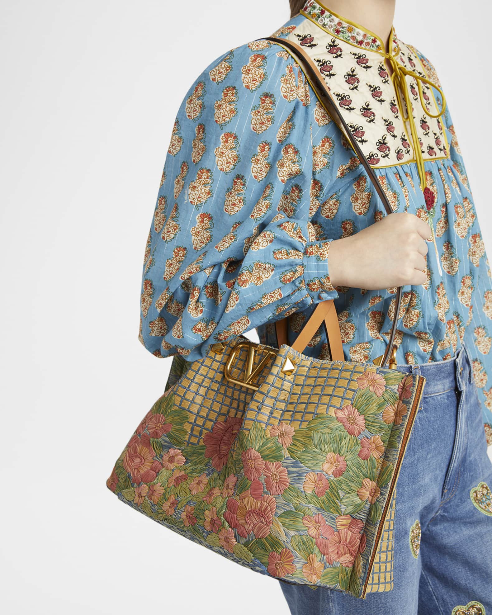 トートバッグ VALENTINO GARAVANI Embroidered Raffia Mini Rockstud Handbag 0400020373922_NATURALALMOND?