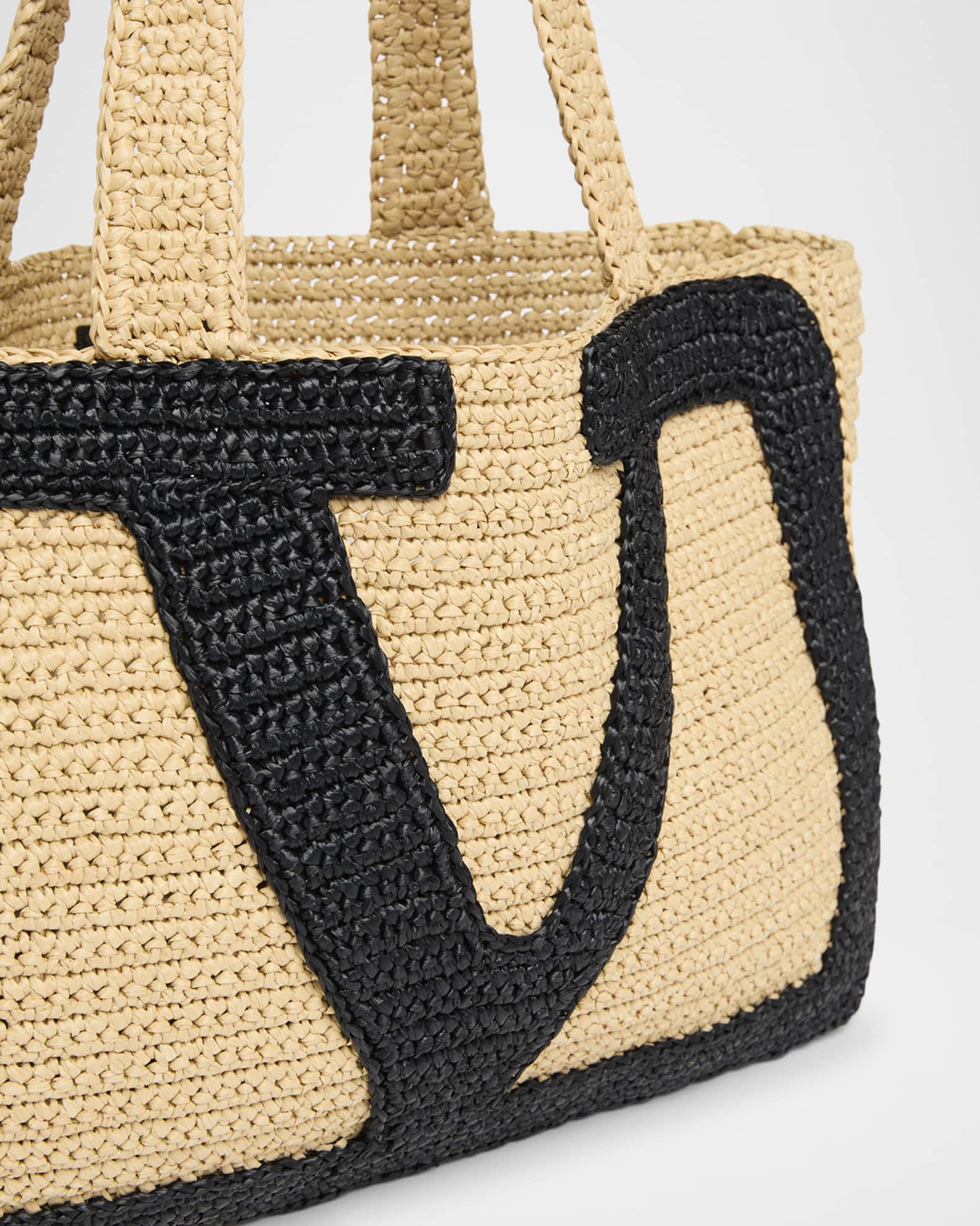 Valentino Garavani◆ヴィヴァ スーパースター トート CROCHET Viva Superstar Large crochet tote bag in beige - Valentino