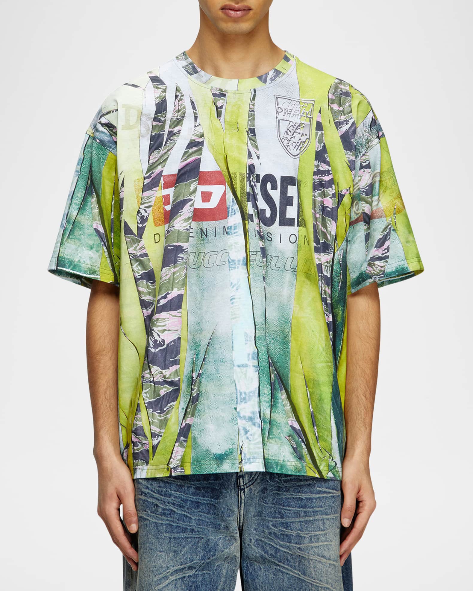 Tシャツ・カットソー DIESEL LOGO TROMPE L'OEIL CRACKED PRINT T-SHIRT Diesel Men's T-Shirt with Trompe L'oeil Print | Neiman Marcus