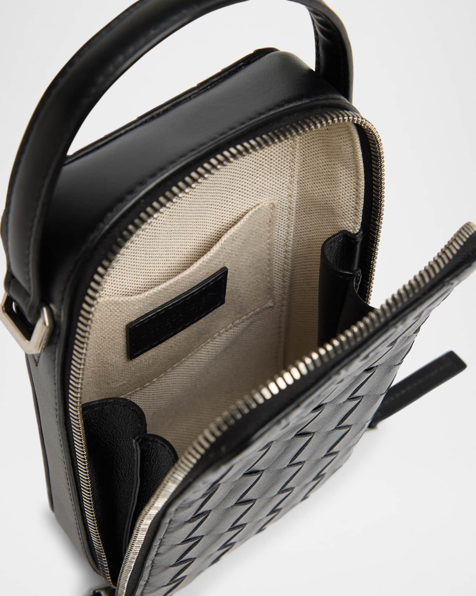 Bottega Veneta Getaway ストラップ カーフスキン フォンケース Bottega Veneta Men's Getaway Leather Crossbody Phone Pouch