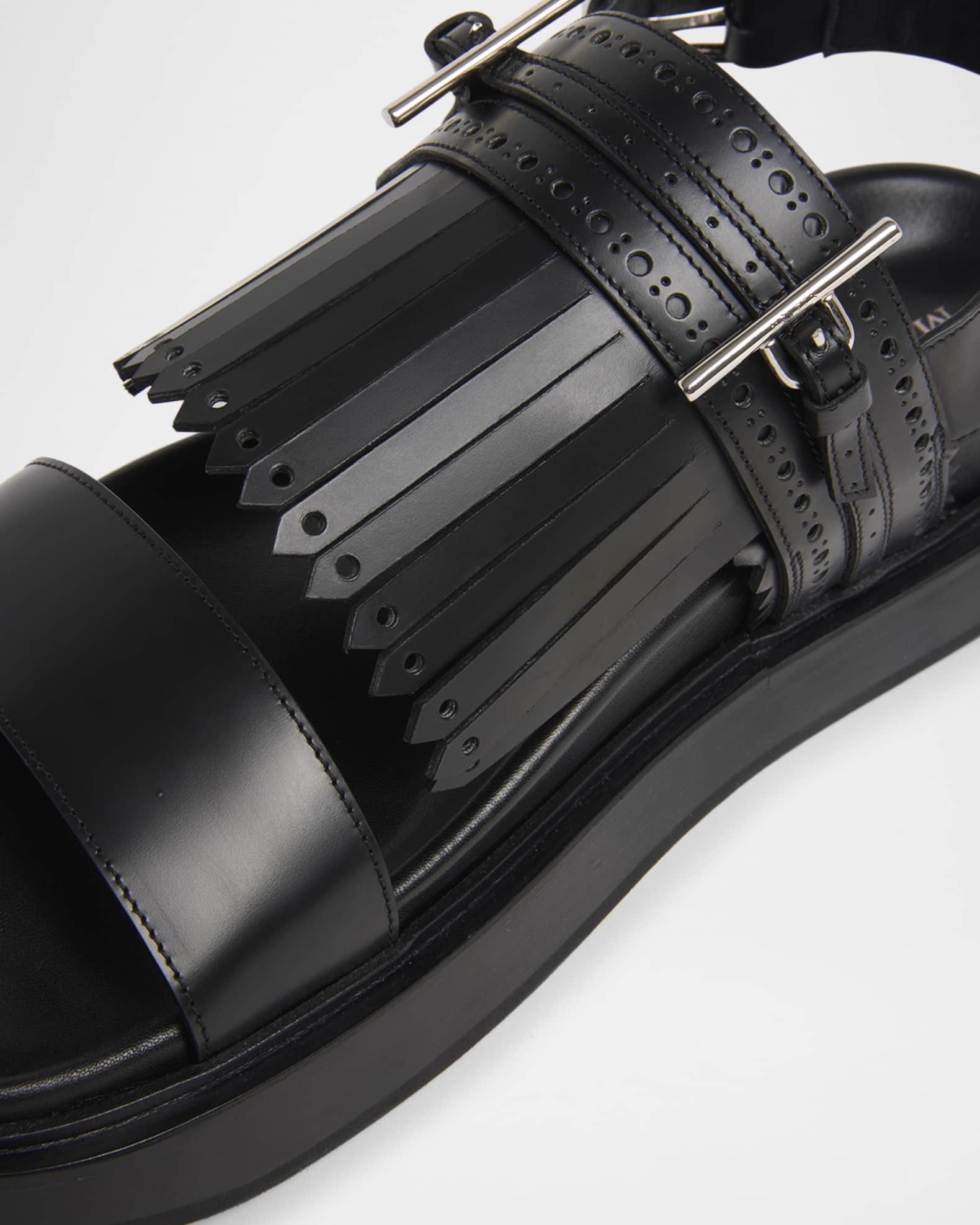 【ALEXANDER MCQUEEN】 Leather sandals with fringe Alexander McQueen Leather Sandals With Leather Fringe