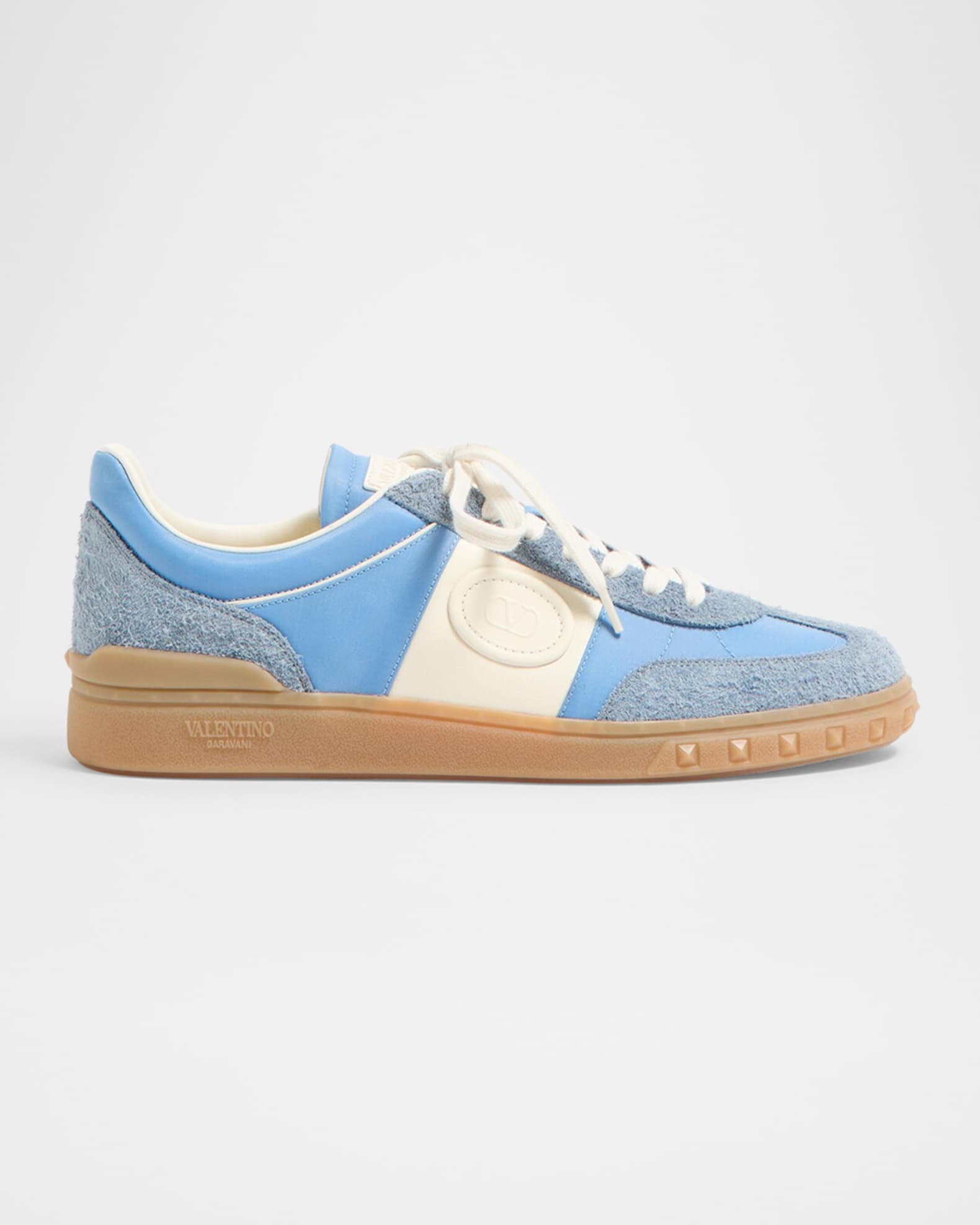 【関税＆送料込み】Valentino Garavani Low Top Upvillage Tra Valentino Garavani Upvillage low-top Leather Sneakers | Gold
