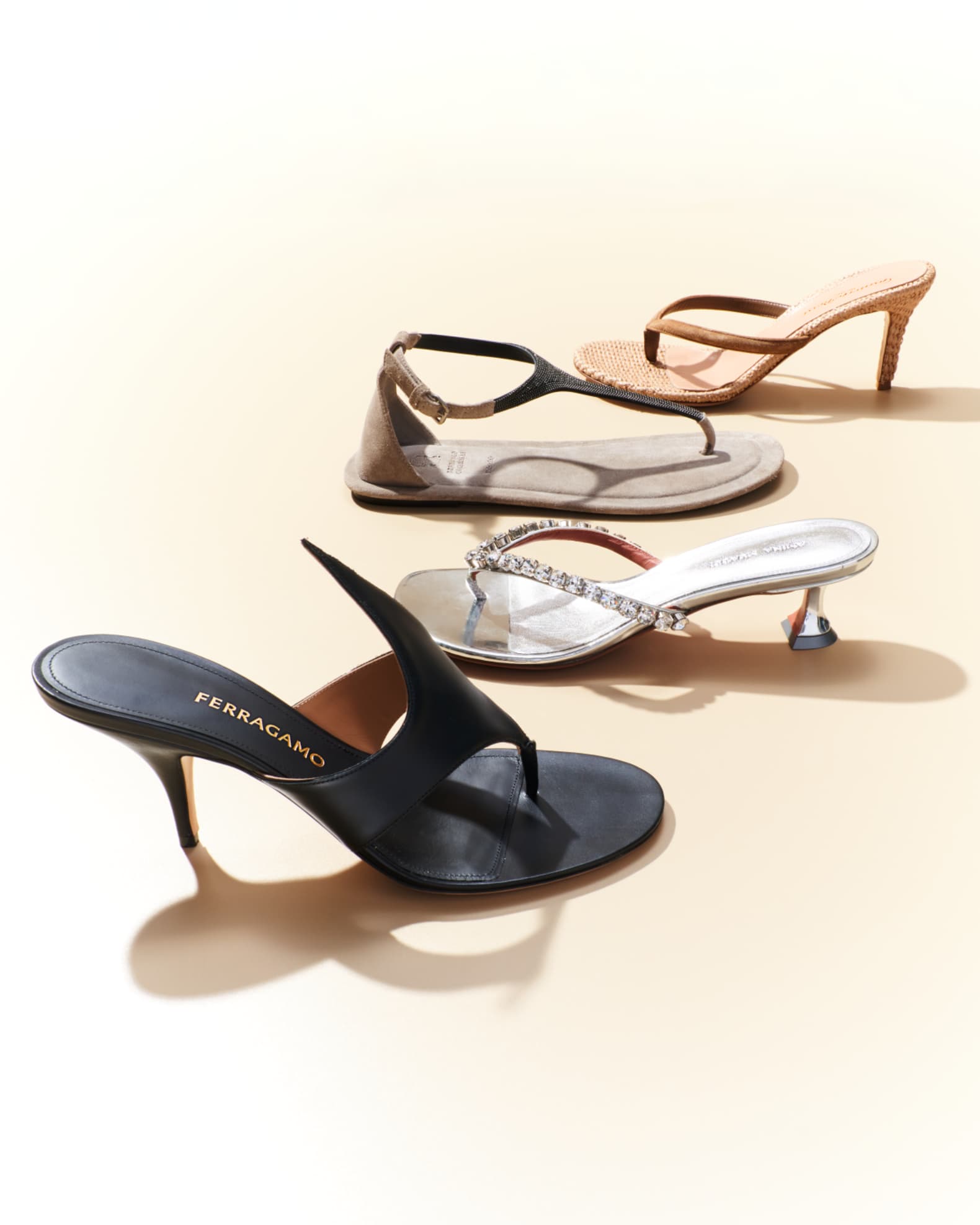 サンダル・ミュール AMINA MUADDI Amina Muaddi Gigi Thong Mirror Sandals AMINA MUADDI Gigi crystal-embellished leather sandals | NET