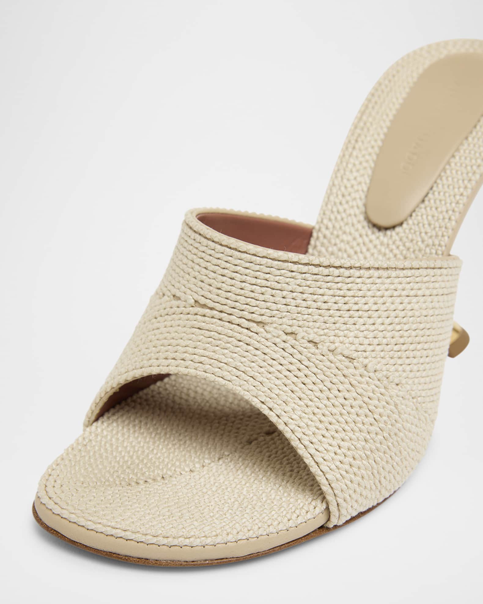 サンダル・ミュール AMINA MUADDI Amina Muaddi Taylor Woven 90 Slipper Sandals Taylor Slipper 90 Sand Crackle Nappa